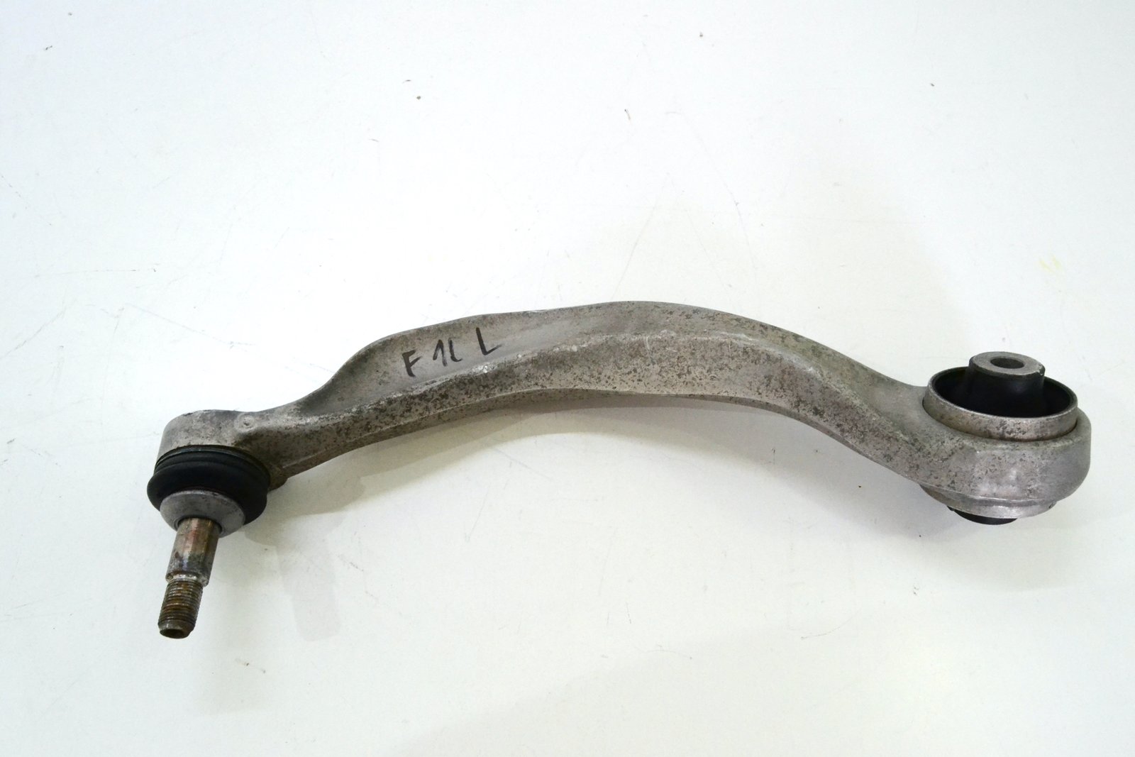 6775972 Передній ричаг правий bmw F10 F06 F13 F11 (2wd)