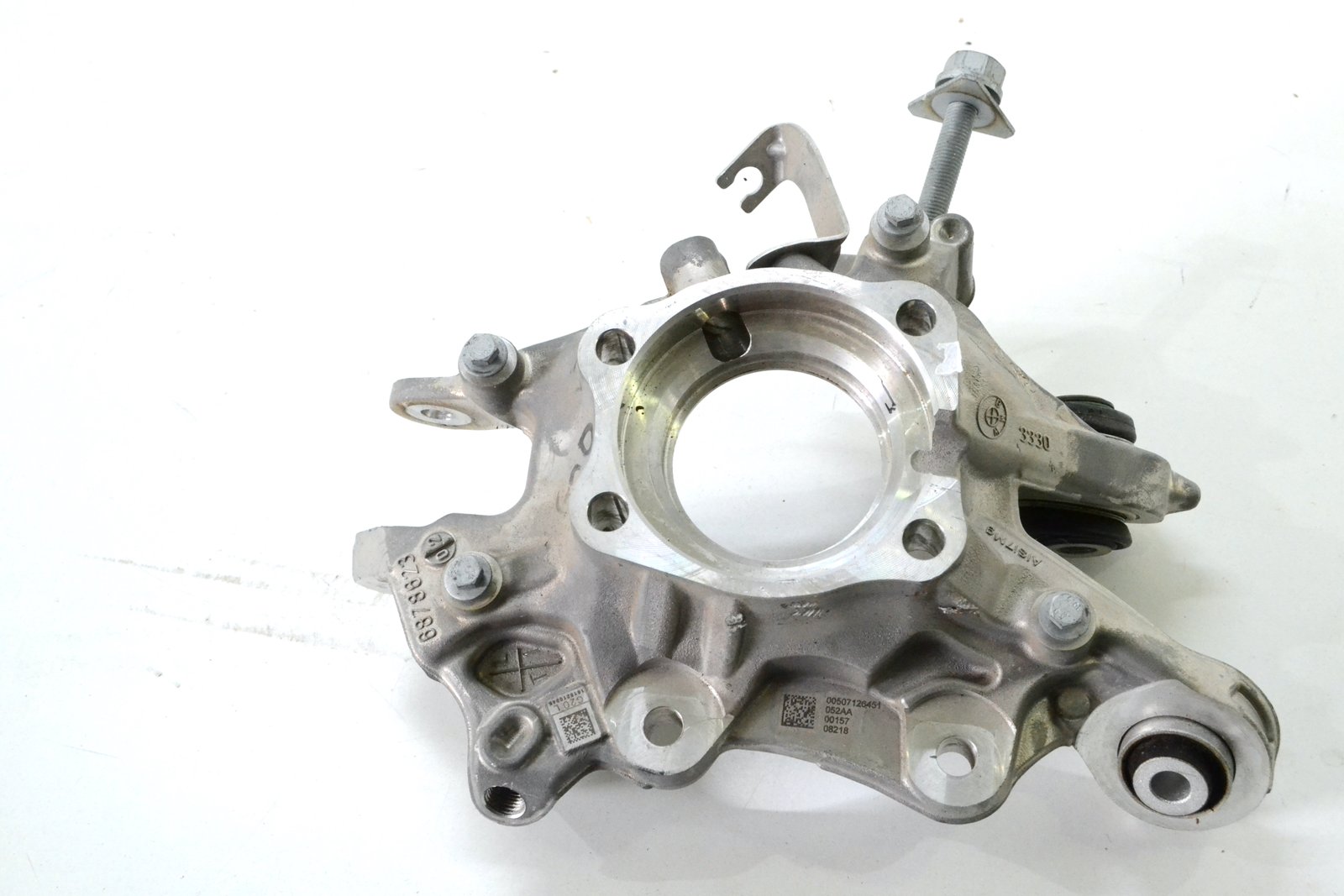 6878623 7126451 Цапфа задня ліва bmw G20 G21 G28