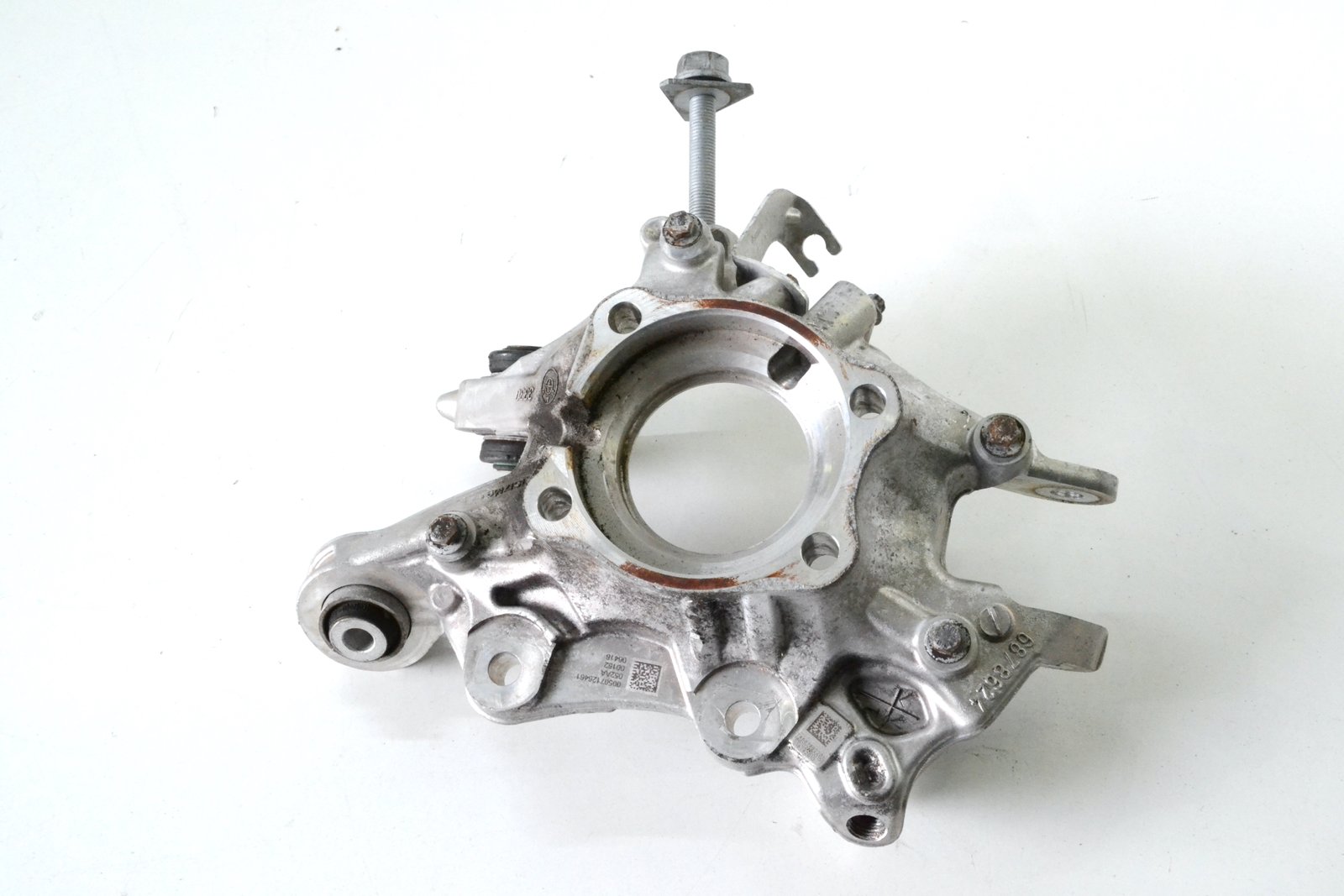 6878624 7126461 Цапфа задня права bmw G20 G21 G28