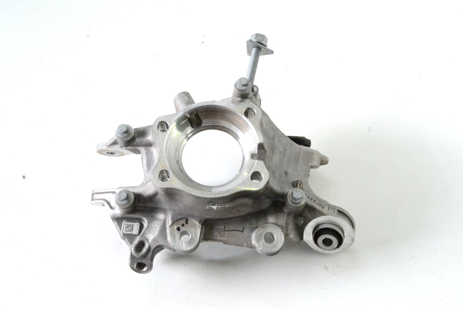 6879525 7127171 Цапфа задня ліва bmw G22 G23