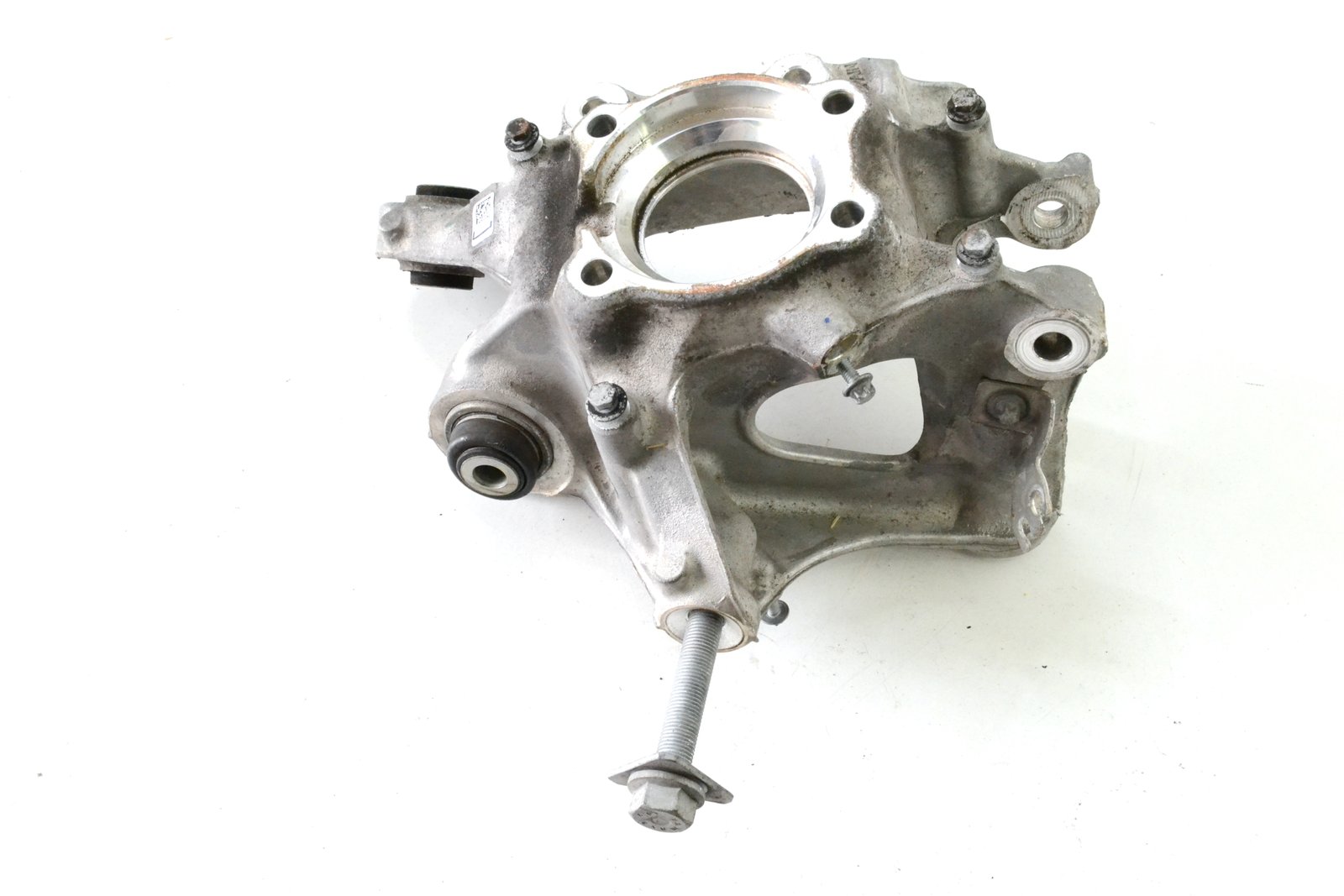 6865661 6861135 Цапфа задня ліва bmw G11 G12