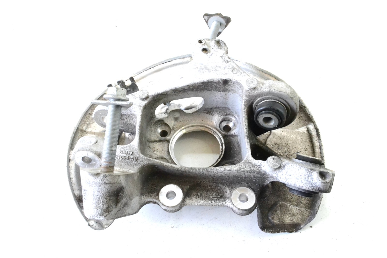 6866334 6861138 Цапфа задня права bmw G31