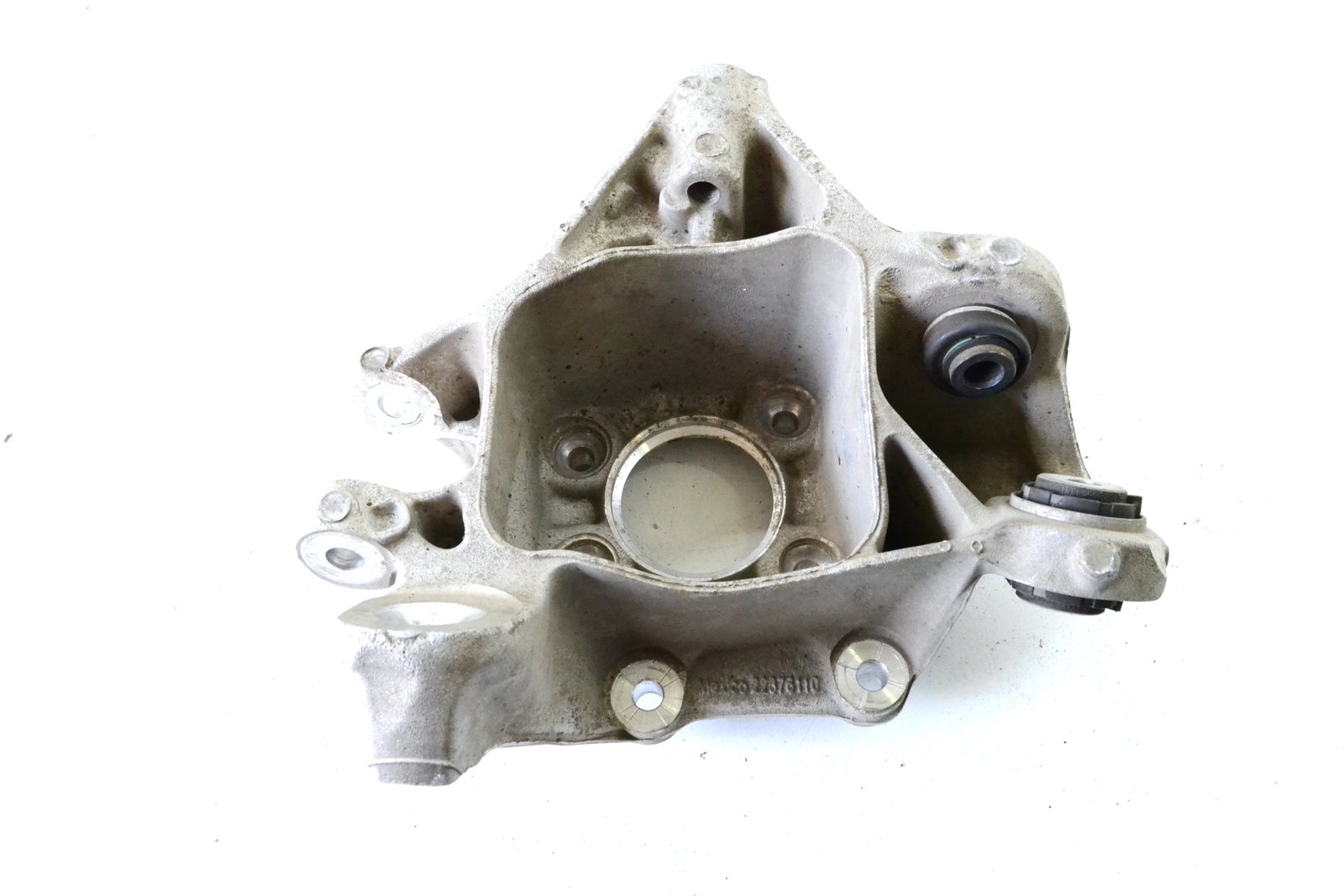 6876654 6876652 Цапфа задня права bmw G05 G06 G07