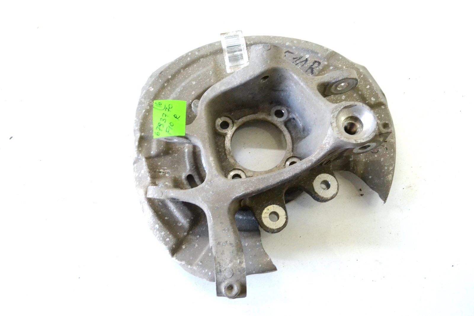 6793770 Цапфа задня права bmw F10 