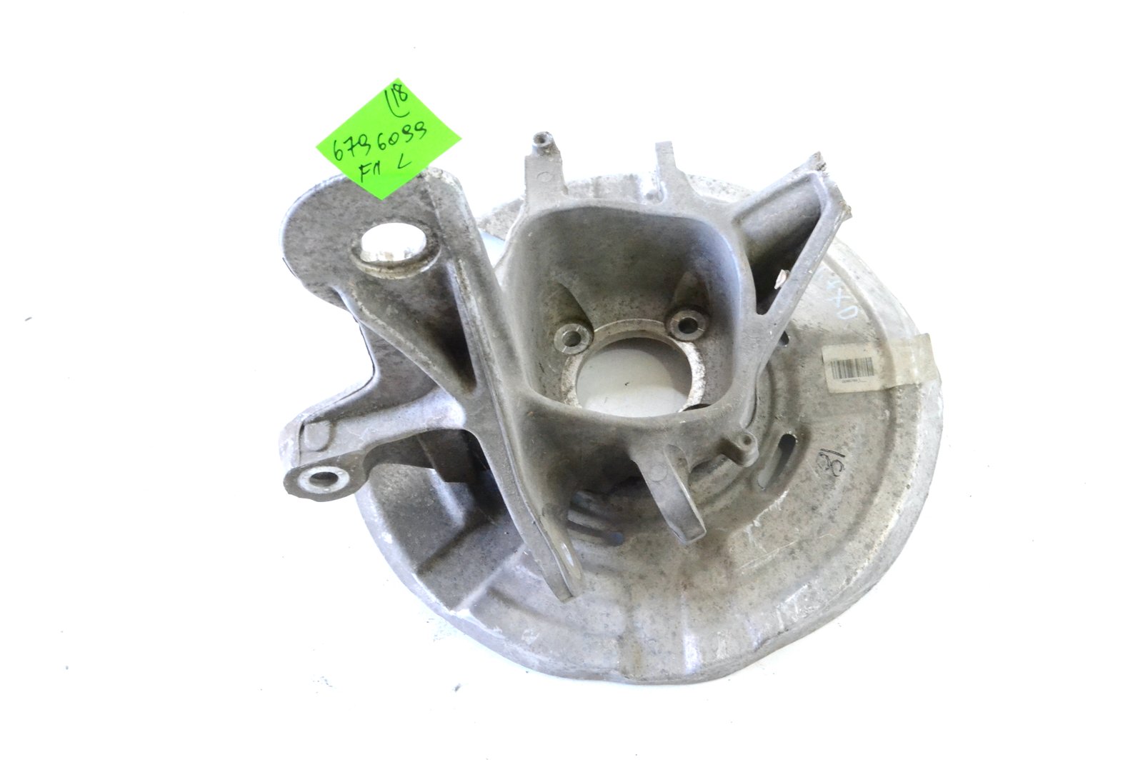 6796099 6780357 Цапфа задня ліва bmw F11