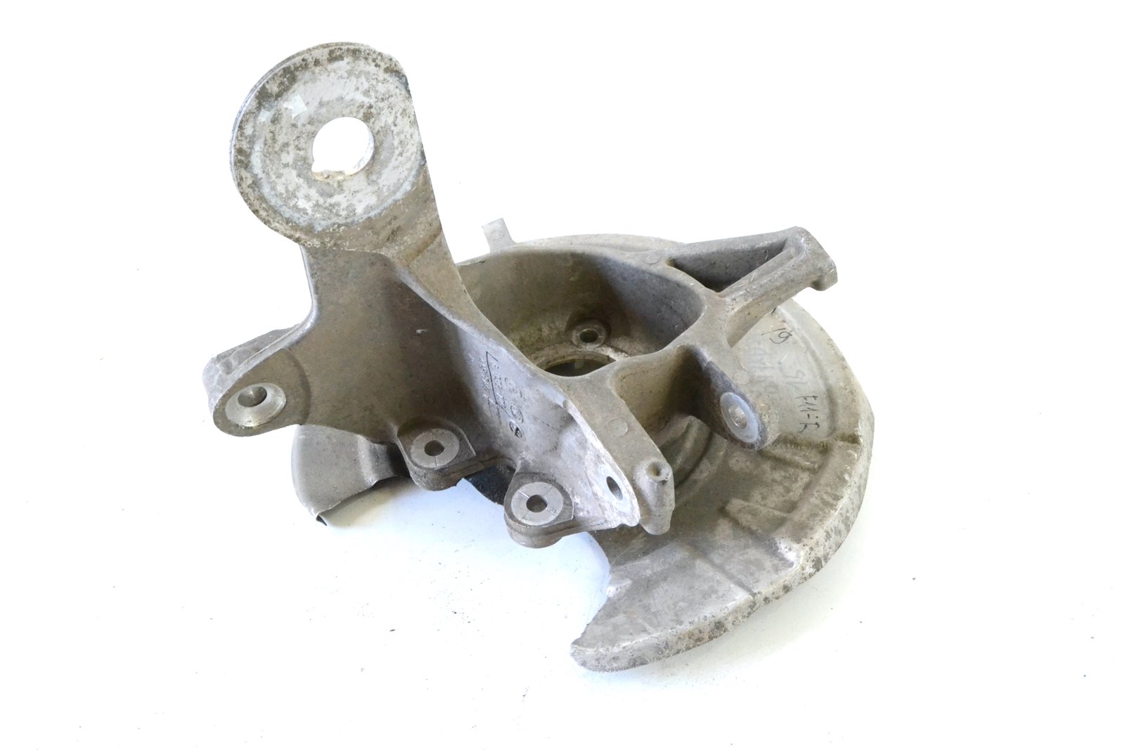 6796100 6780358 Цапфа задня права bmw F11