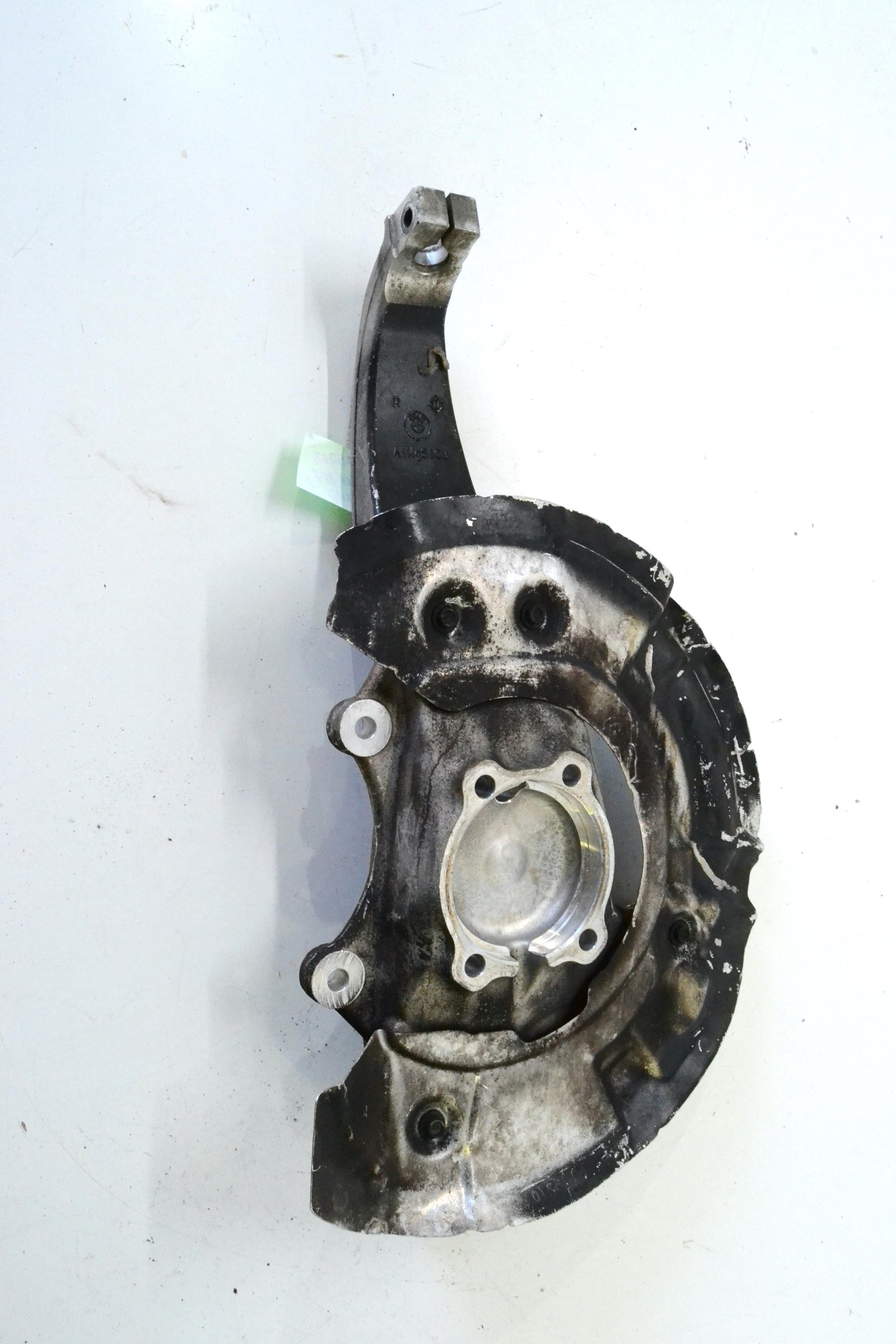 6775768 4082754 Цапфа передня права bmw F07 F01 F02 2wd