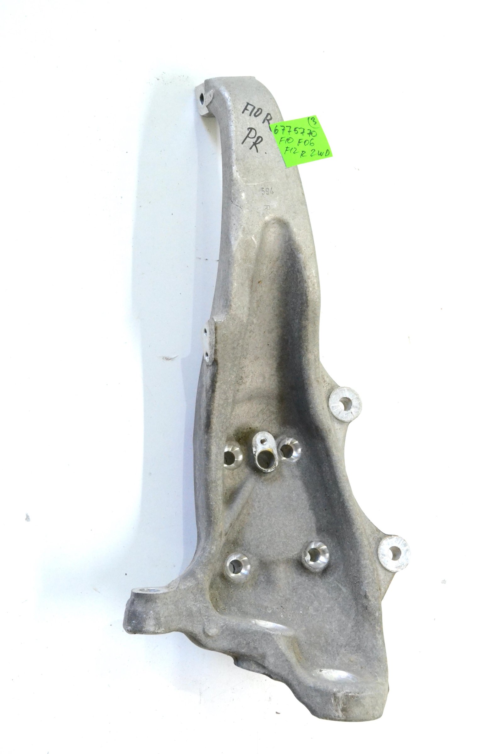 6775770 4082760 Цапфа предня права bmw F10 F06 F11 F12 F13 2wd