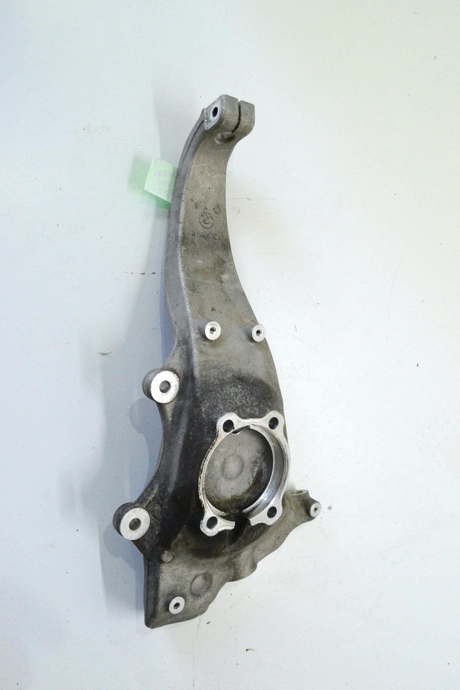 6775770 4082760 Цапфа предня права bmw F10 F06 F11 F12 F13 2wd