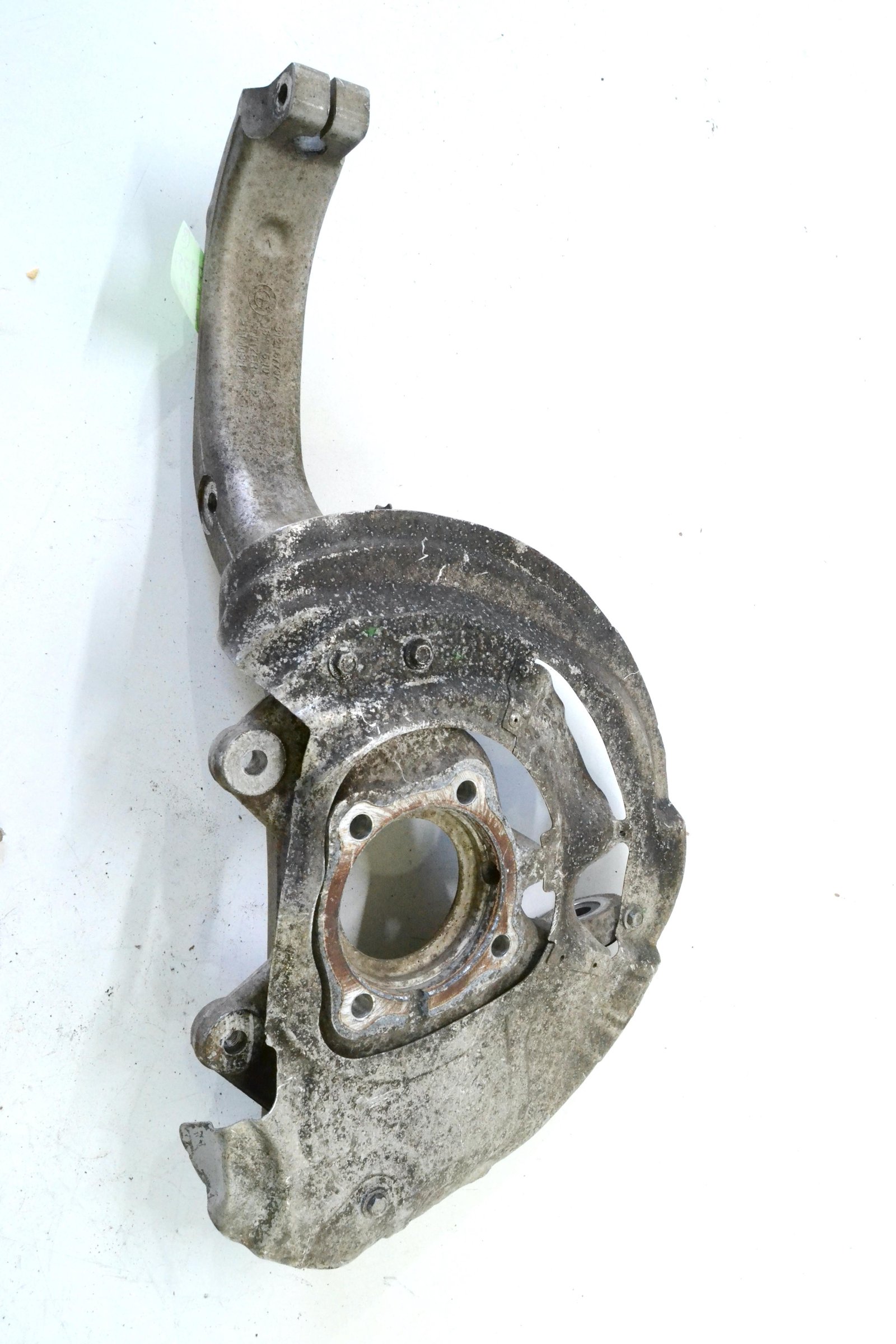 6773784 6869870 Цапфа предня права bmw F15 F16 E70 F71