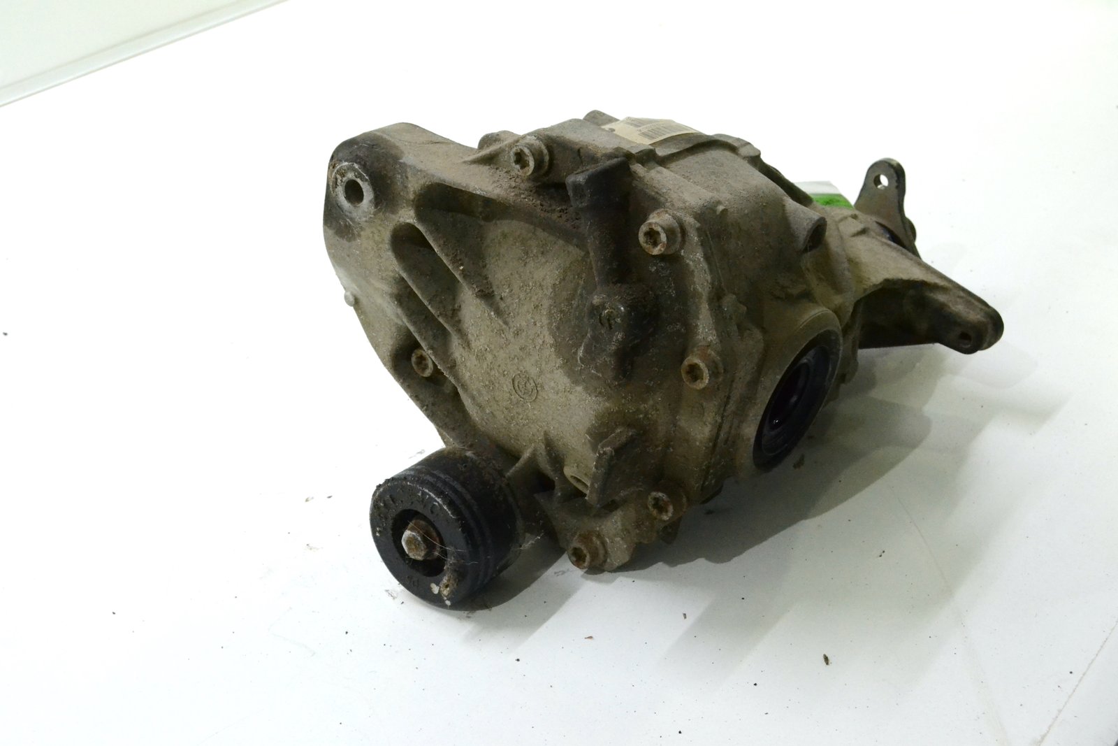 7584450 Редуктор задній bmw F10 F11 F01 F02 (2:93)