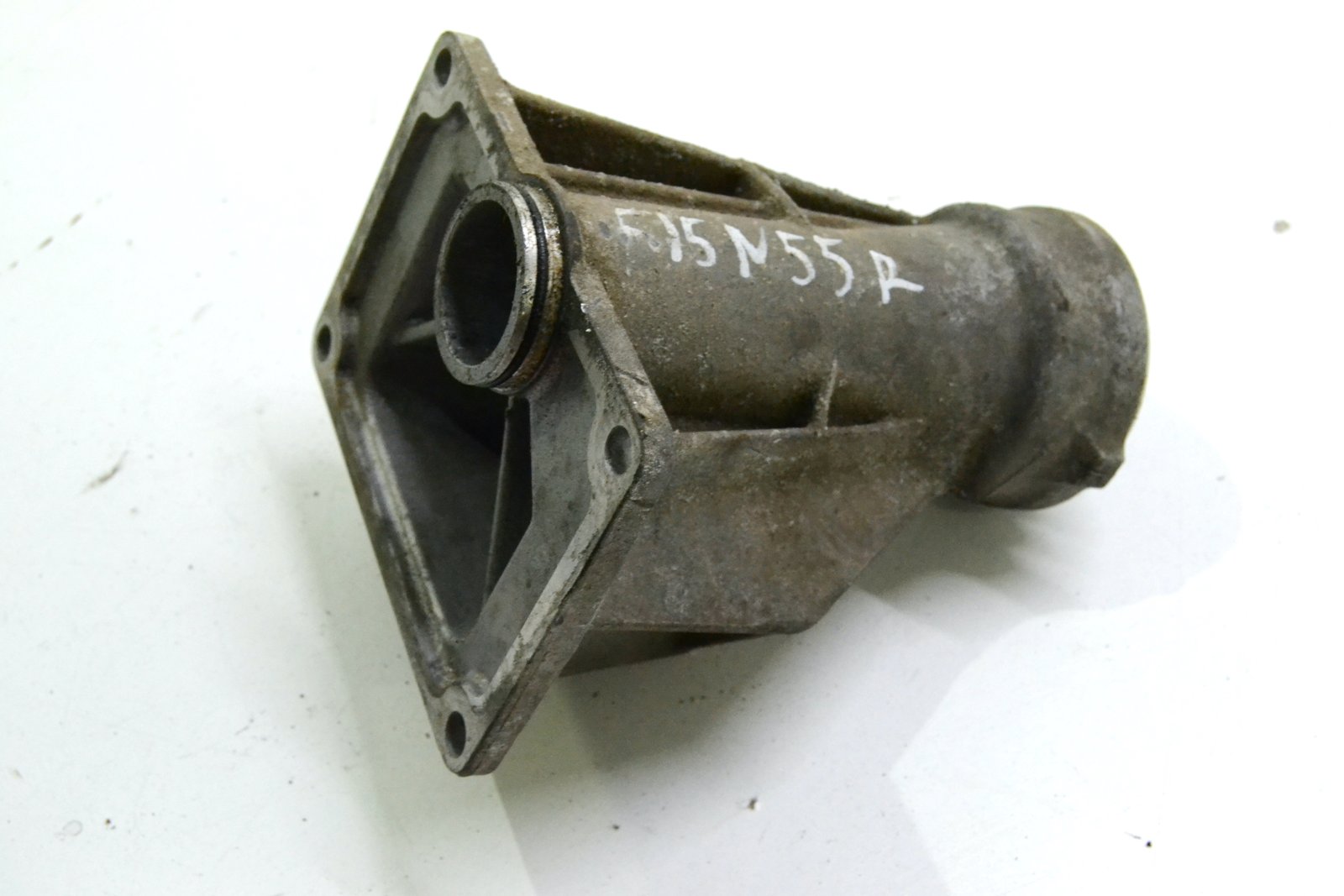 7568712 7568711 Опора піввісі bmw F15 F16 n55