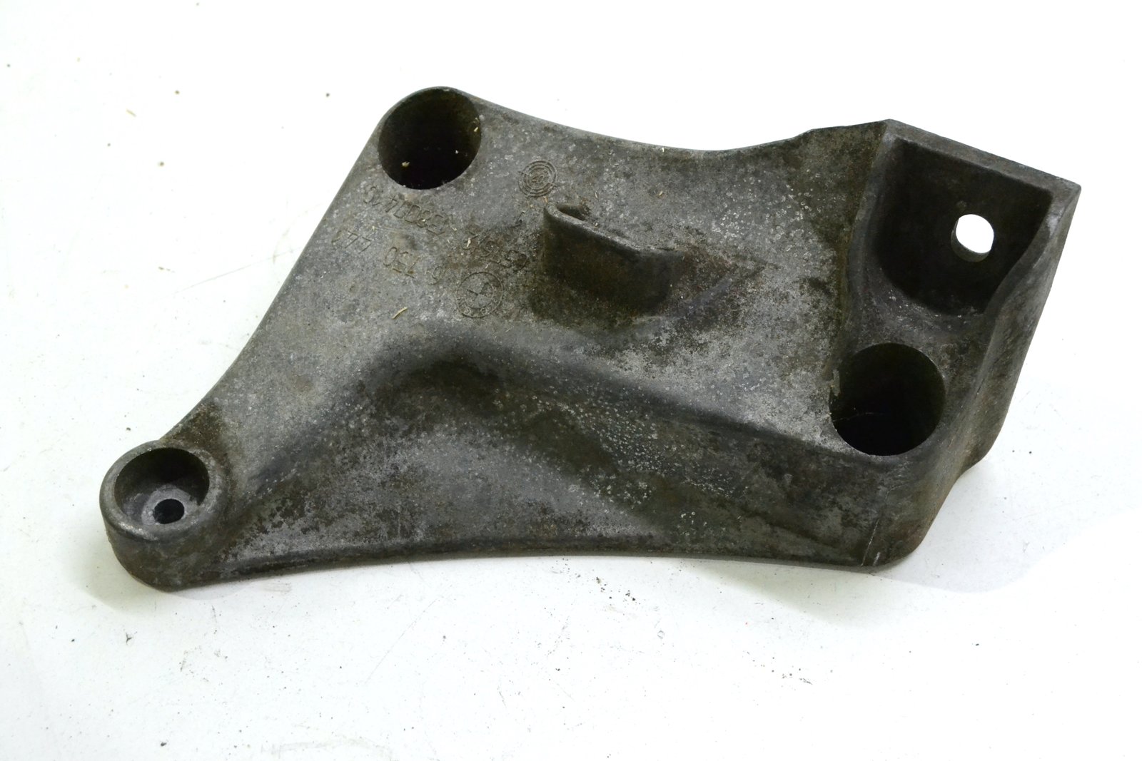 6750441 1097151 Кронштейн bmw E39