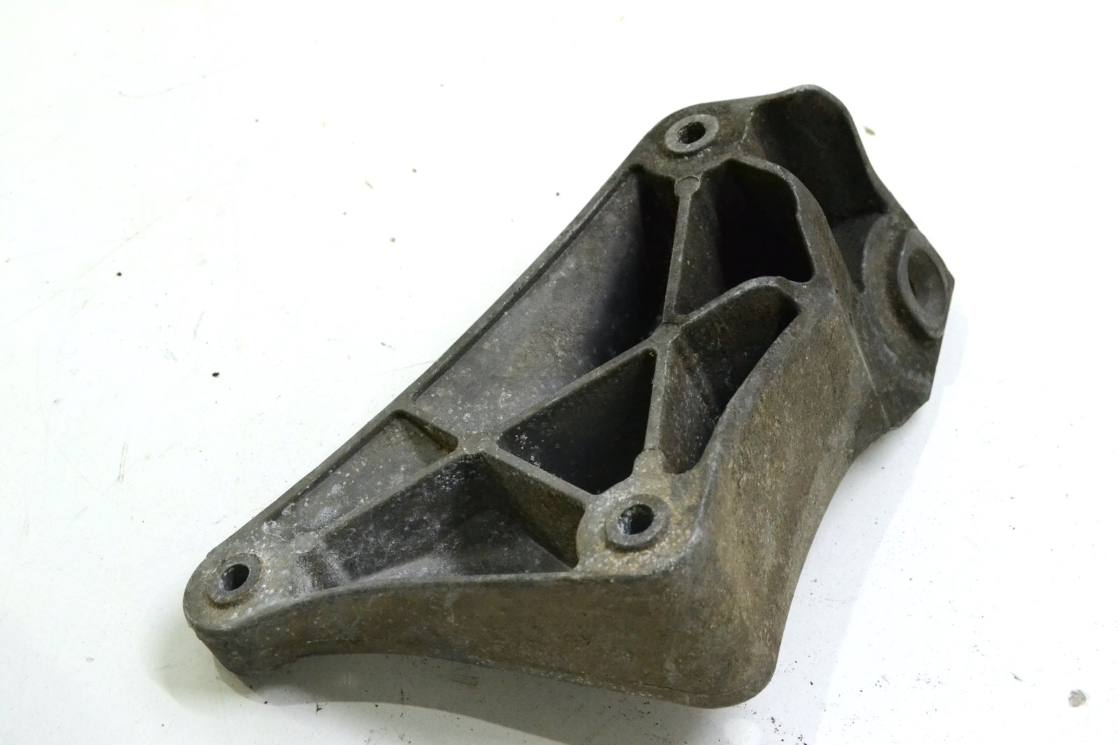 6750441 1097151 Кронштейн bmw E39