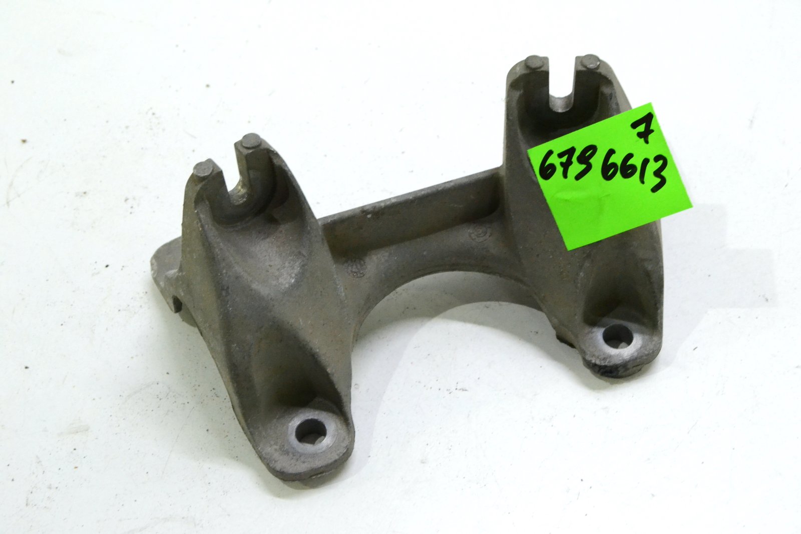 6796613 Кронштейн bmw F20 F30 F22 F32 