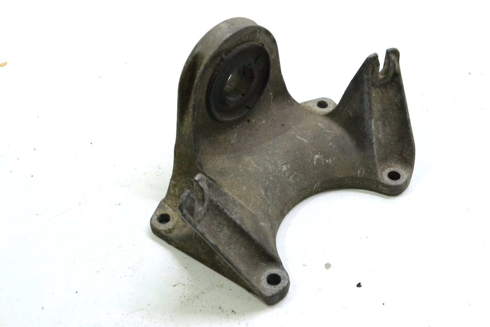 6754619 6772288 Кронштейн bmw E65 E66 Alpina B7 m57