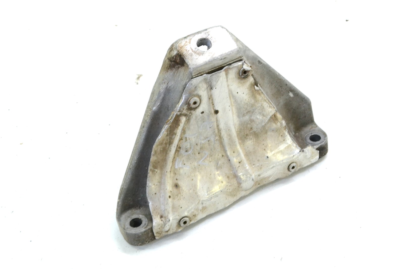 6777628 Кронштейн bmw F01 F07 F10