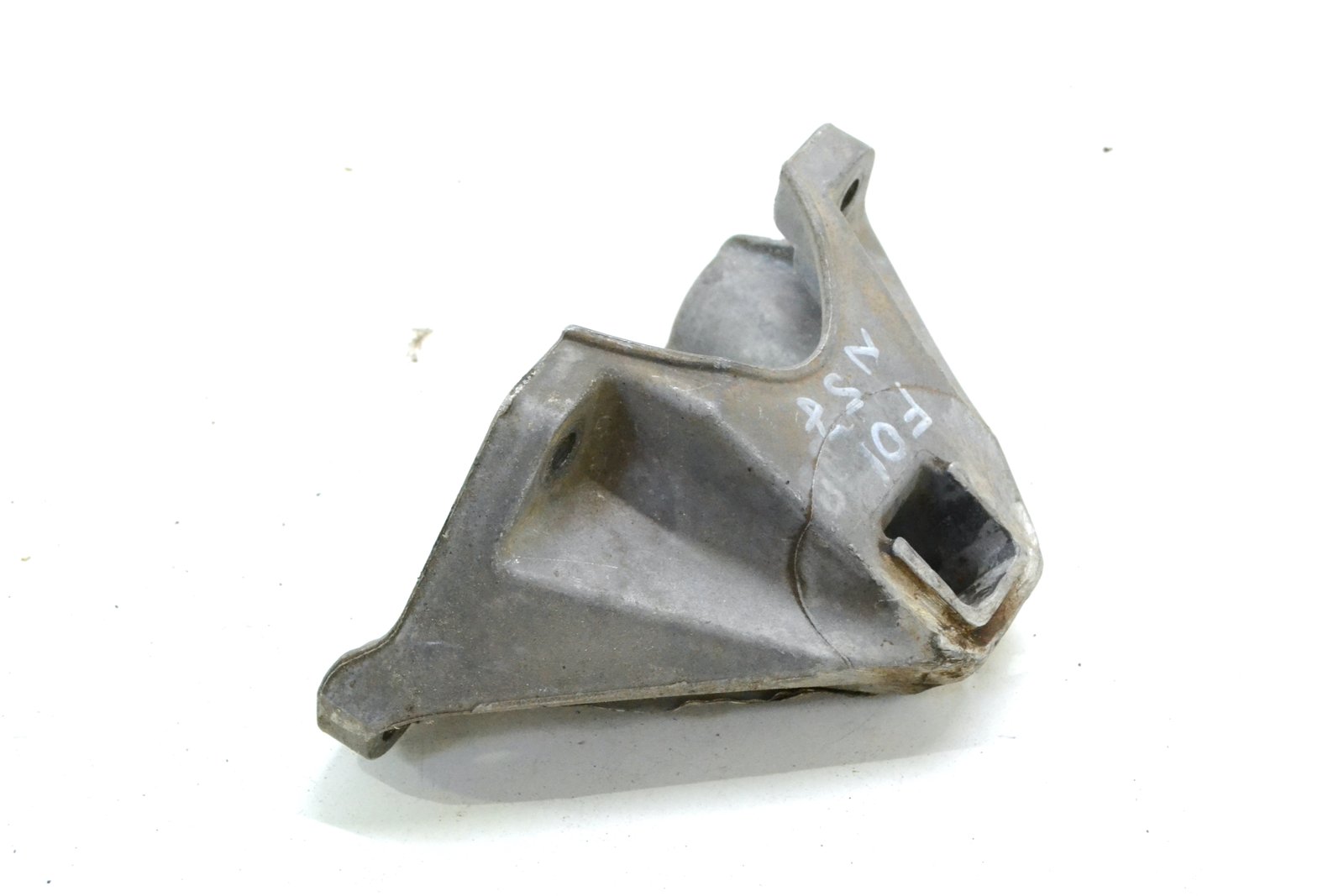 6777628 Кронштейн bmw F01 F07 F10