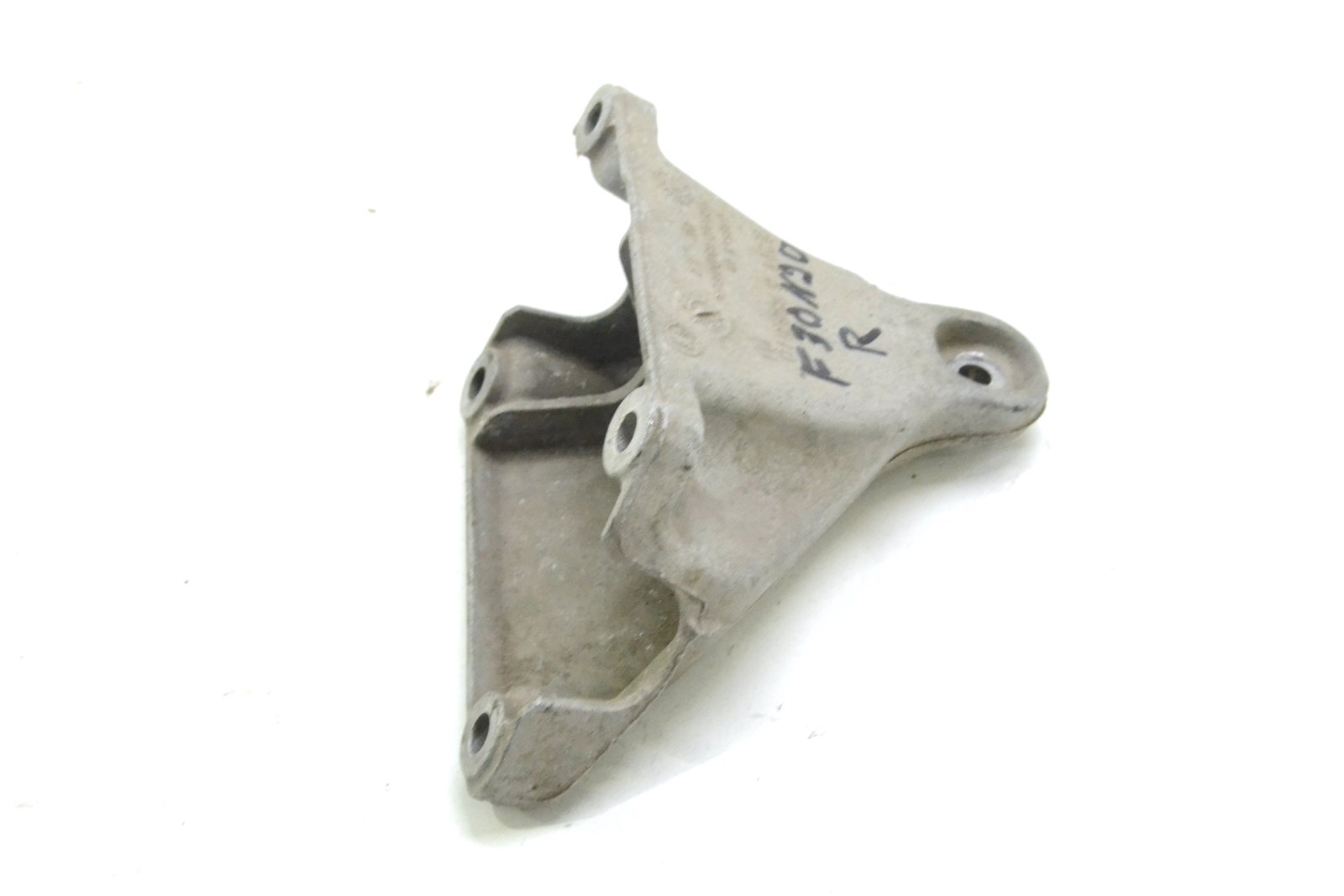 6788610 Кронштейн bmw F30 F20 F34 F36 (n20 n26)