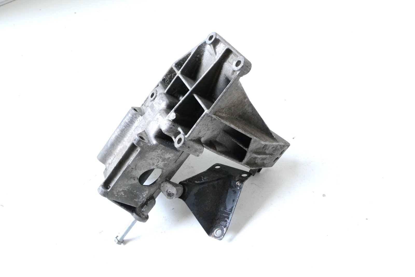 1499862 Кронштейн bmw E53 (m62)