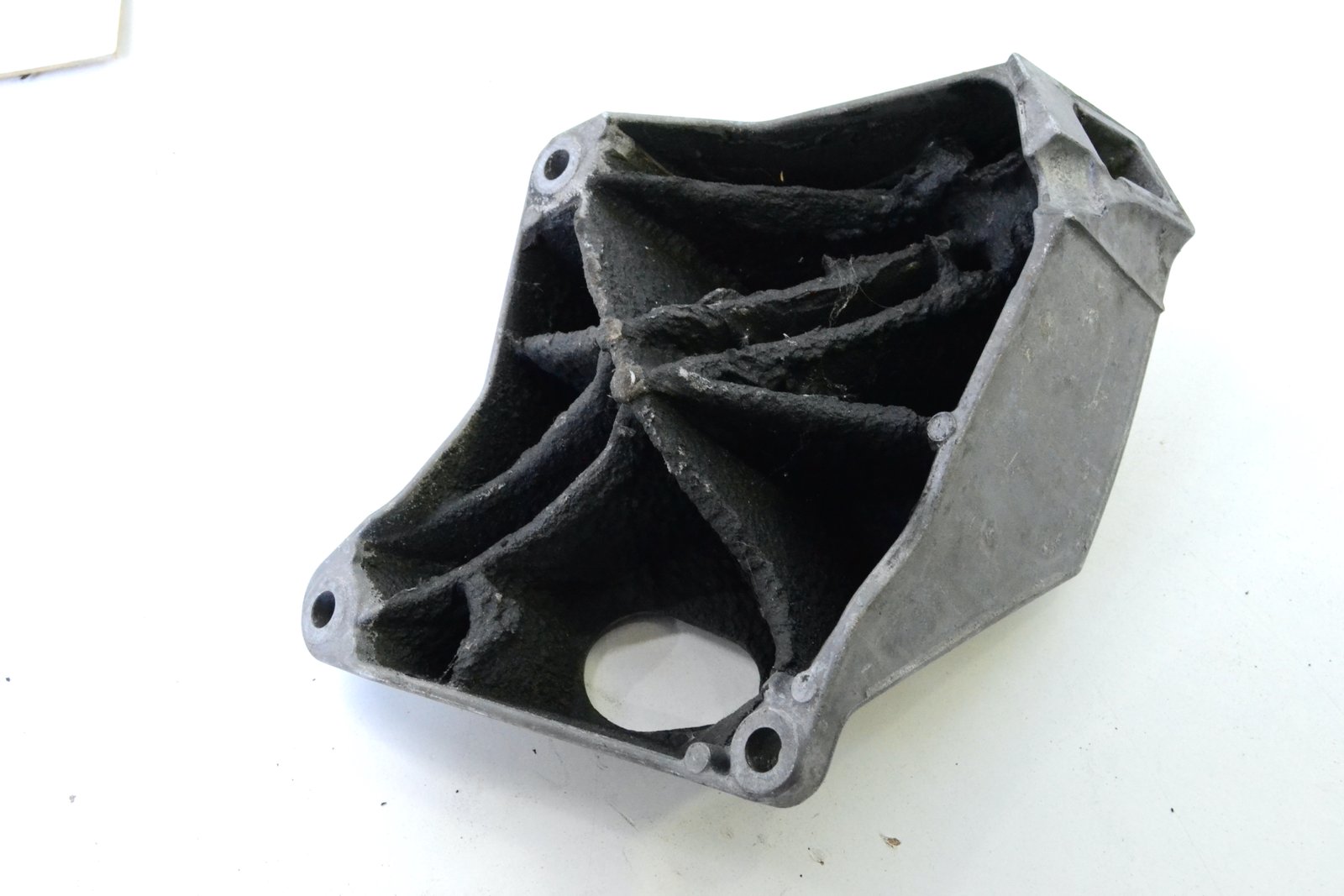 6793003 Кронштейн bmw F10 F11 (n47n)