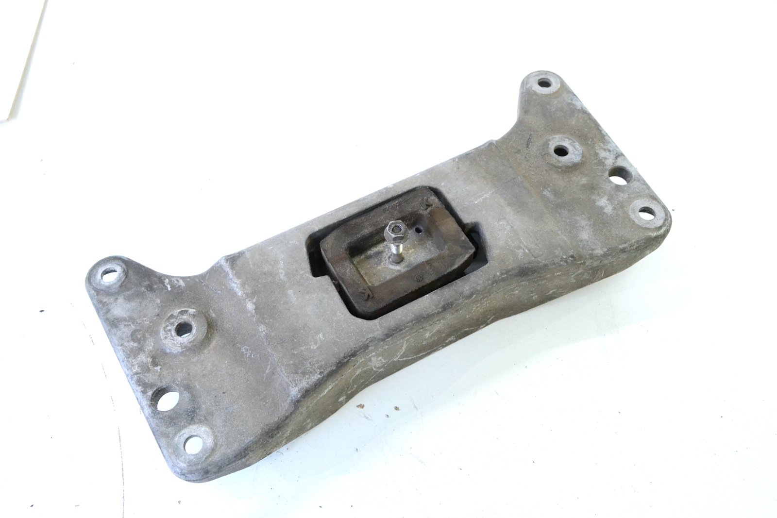 6777613 Кронштейн bmw F01 F10 F07 (n57) 2wd