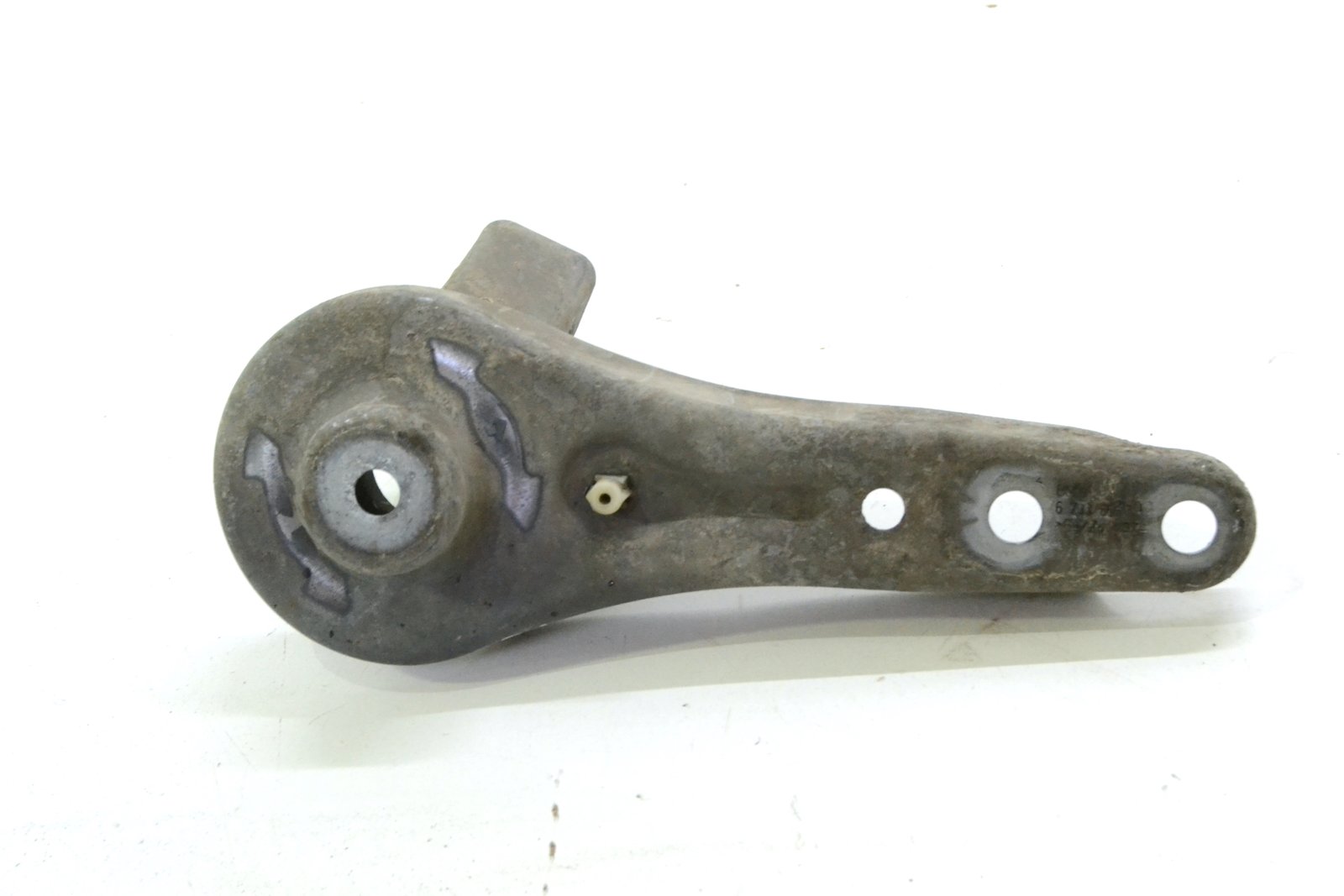 6775873 Кронштейн bmw F01 F02