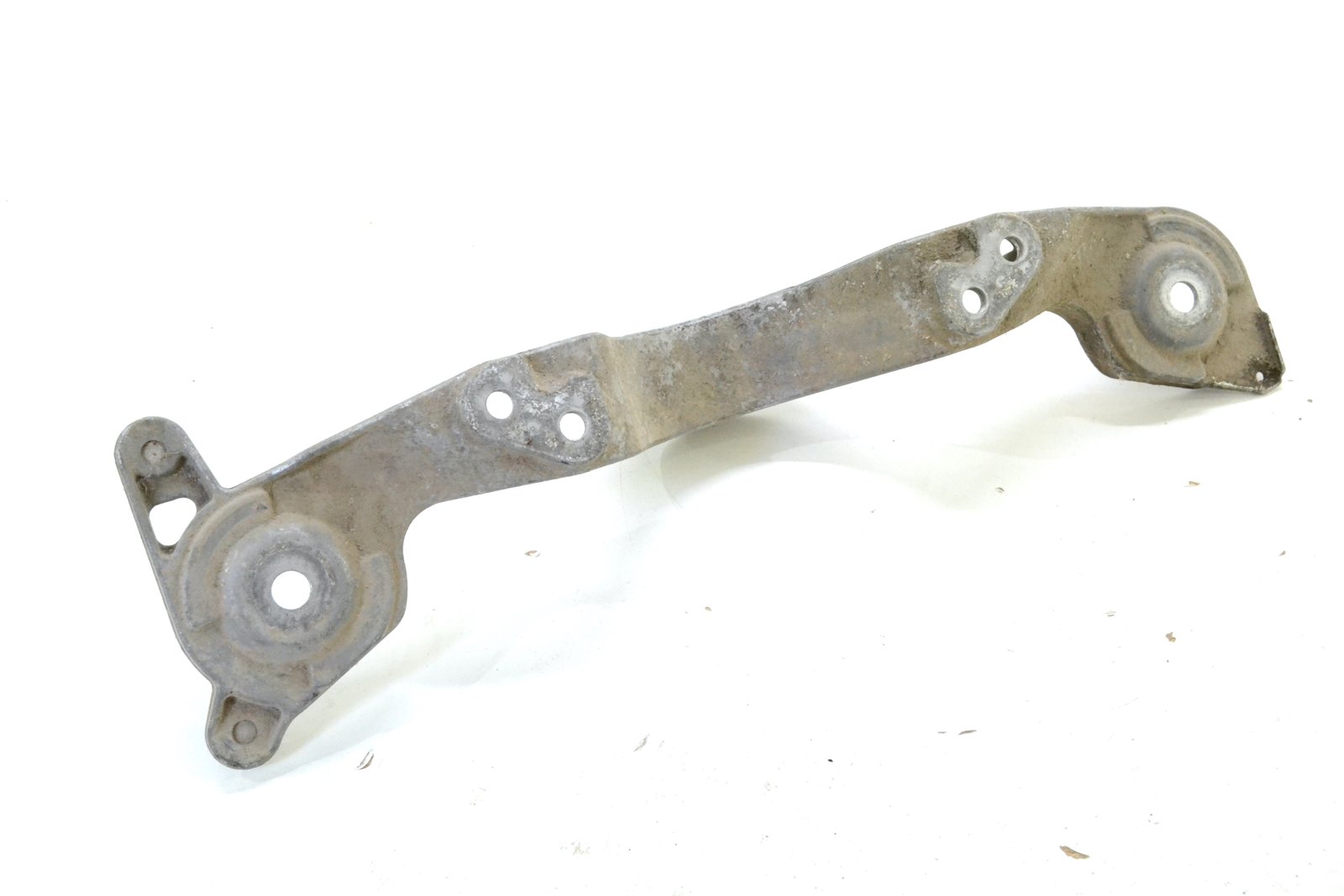 1095990 Кронштейн bmw E46