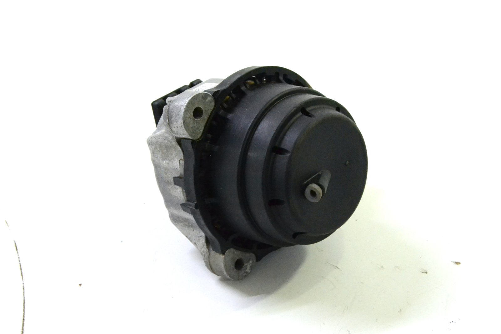 6890834 6860482 Подушка двигуна bmw G01 G02 G20 G30 G05 (b57) 4wd