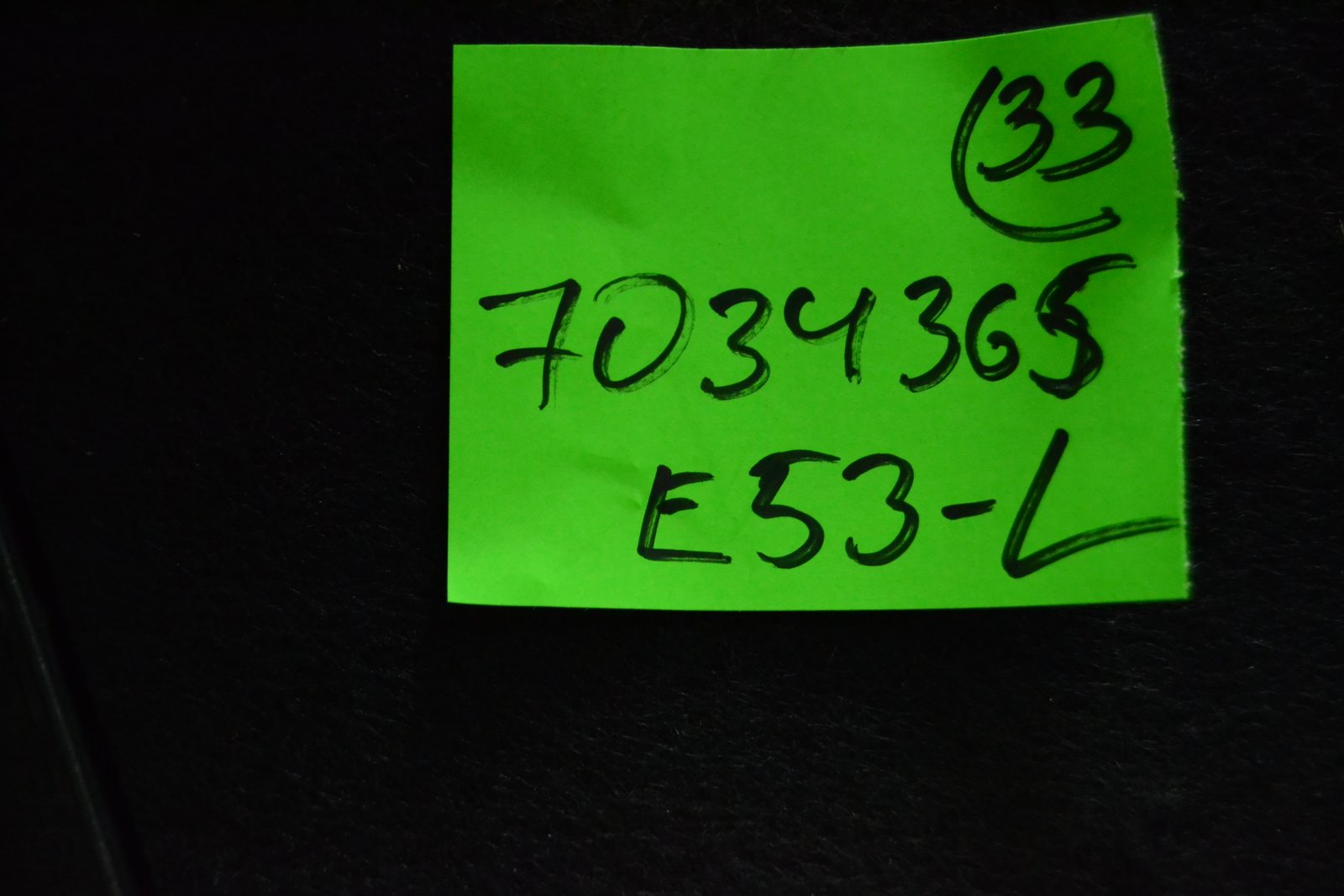 7034365 L bmw E53