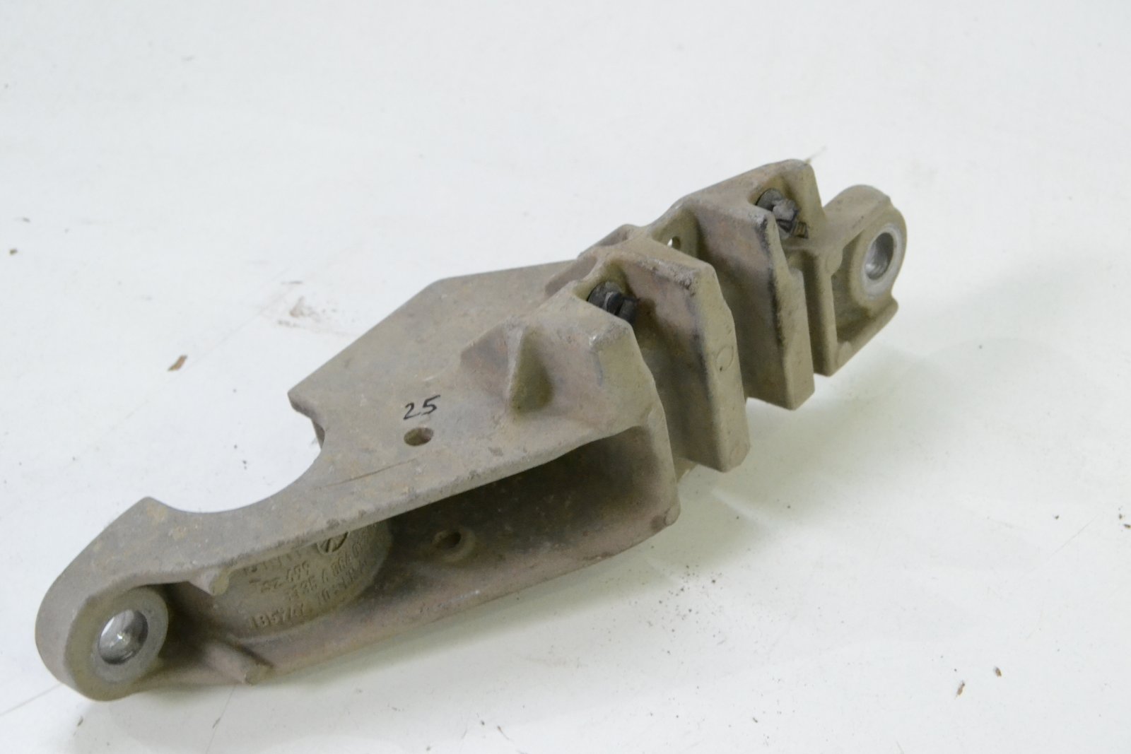 6884012 bmw F90 G11 G15 G30