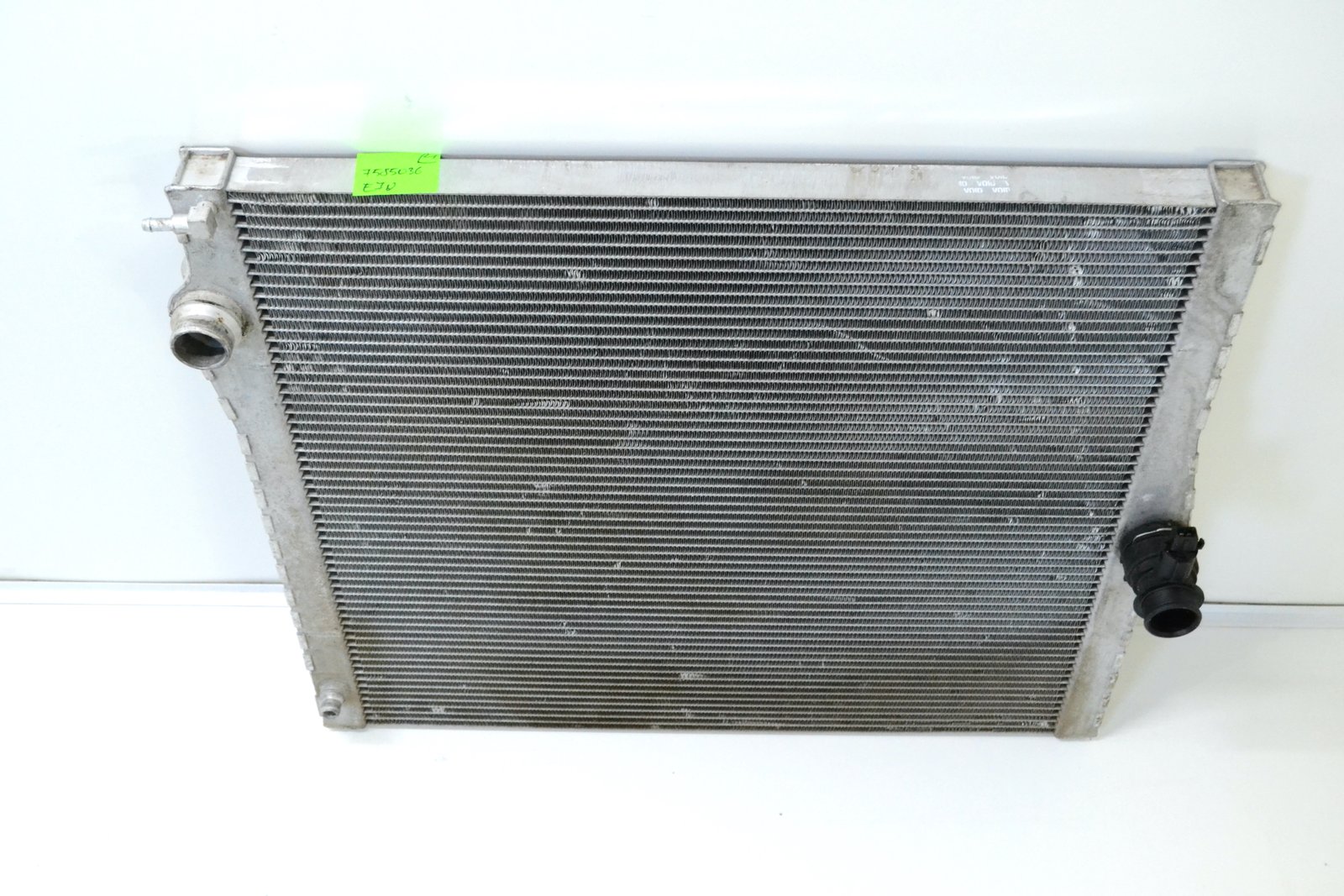 7585036 7533471 Радіатор bmw E70 E71
