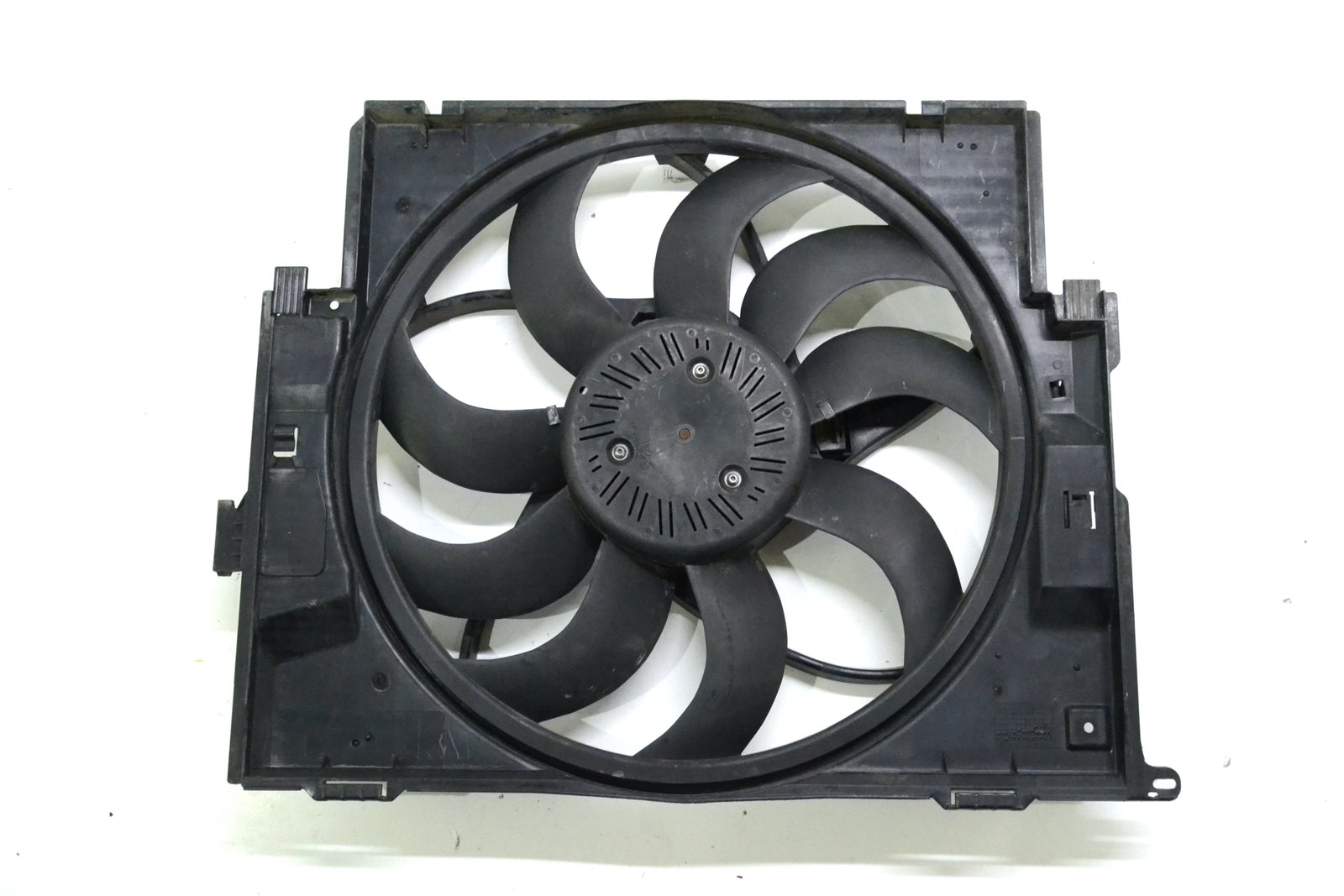 7608407 Вентилятор bmw F30 F31 (n20)