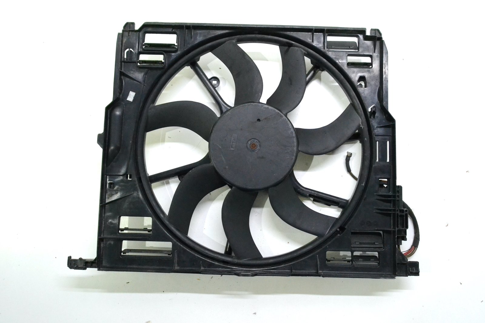 7594610 1789901 Вентилятор bmw F10 (30xd)