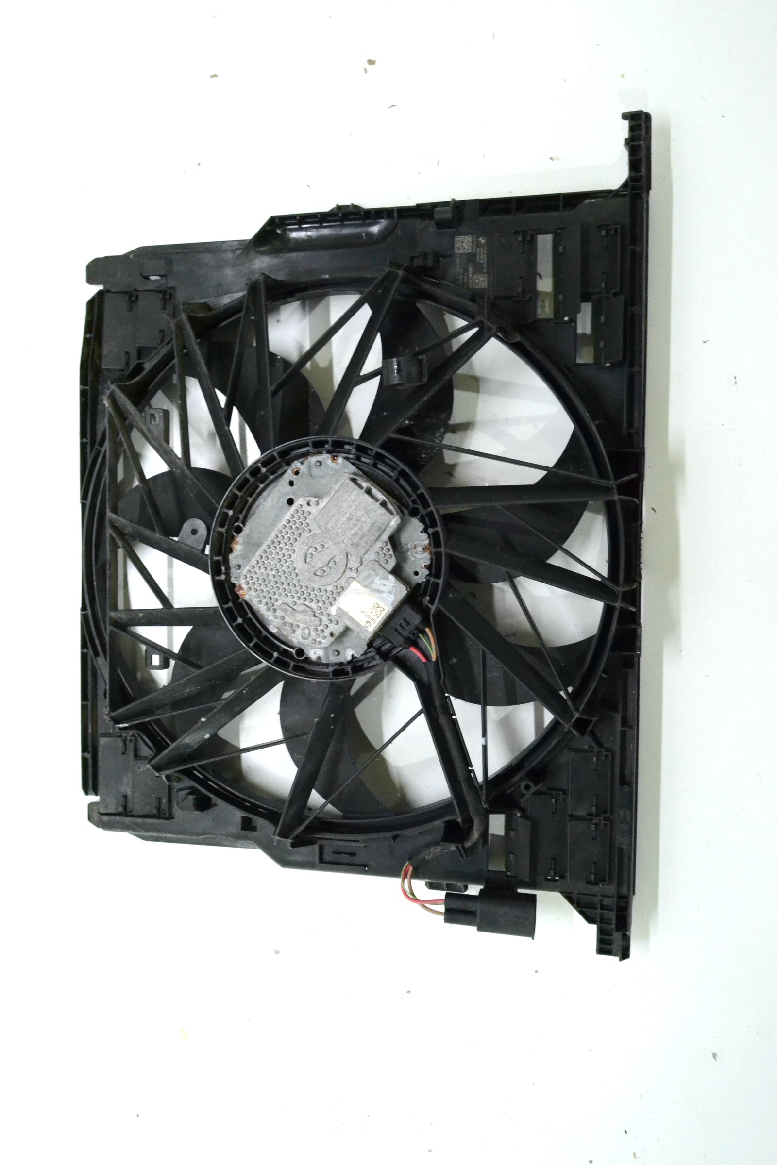 8509740 7589031 Вентилятор bmw F10 F11 520i 520d 525d