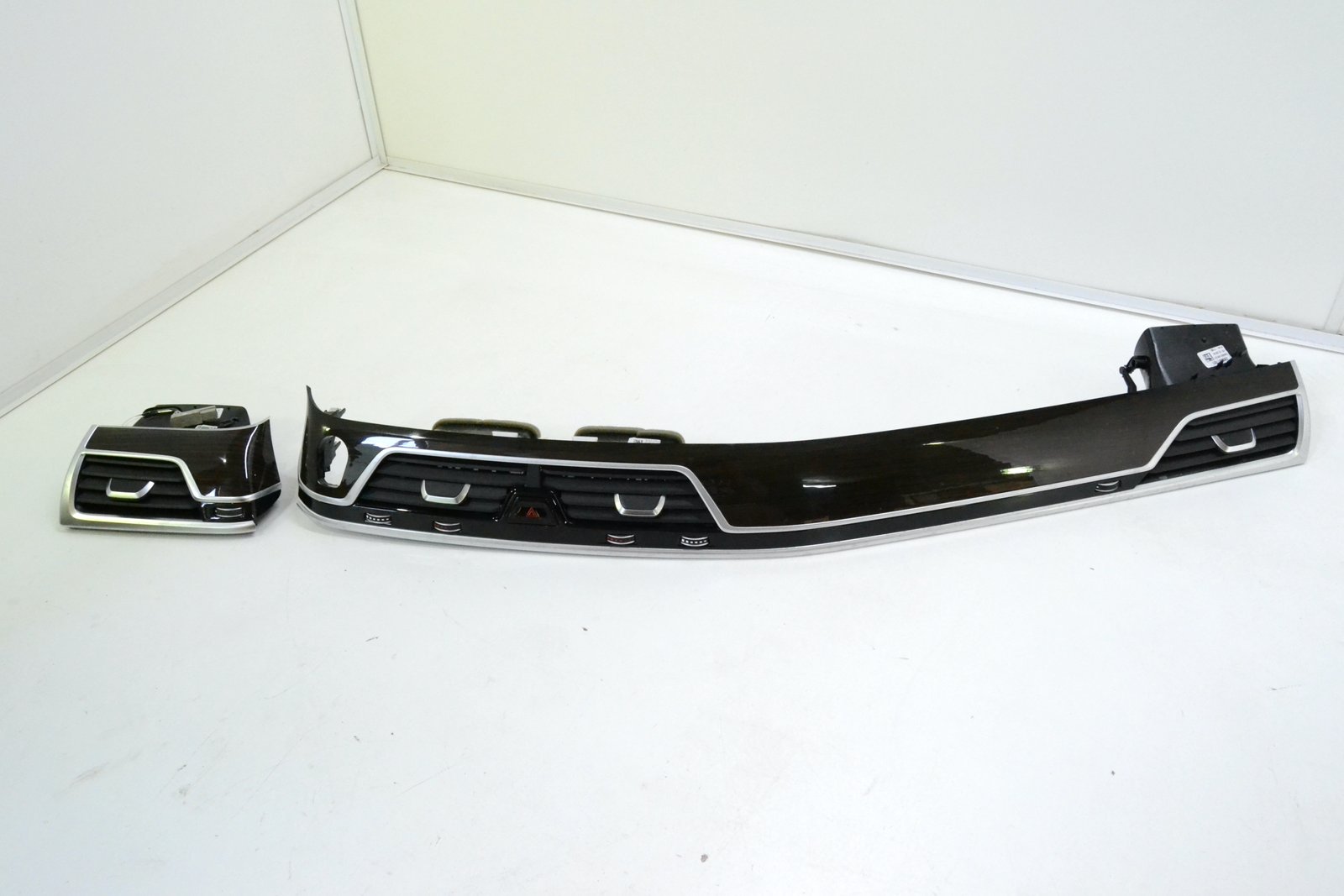 6992200 9299497 7946264 Декор bmw G11 G12 (linel brau)