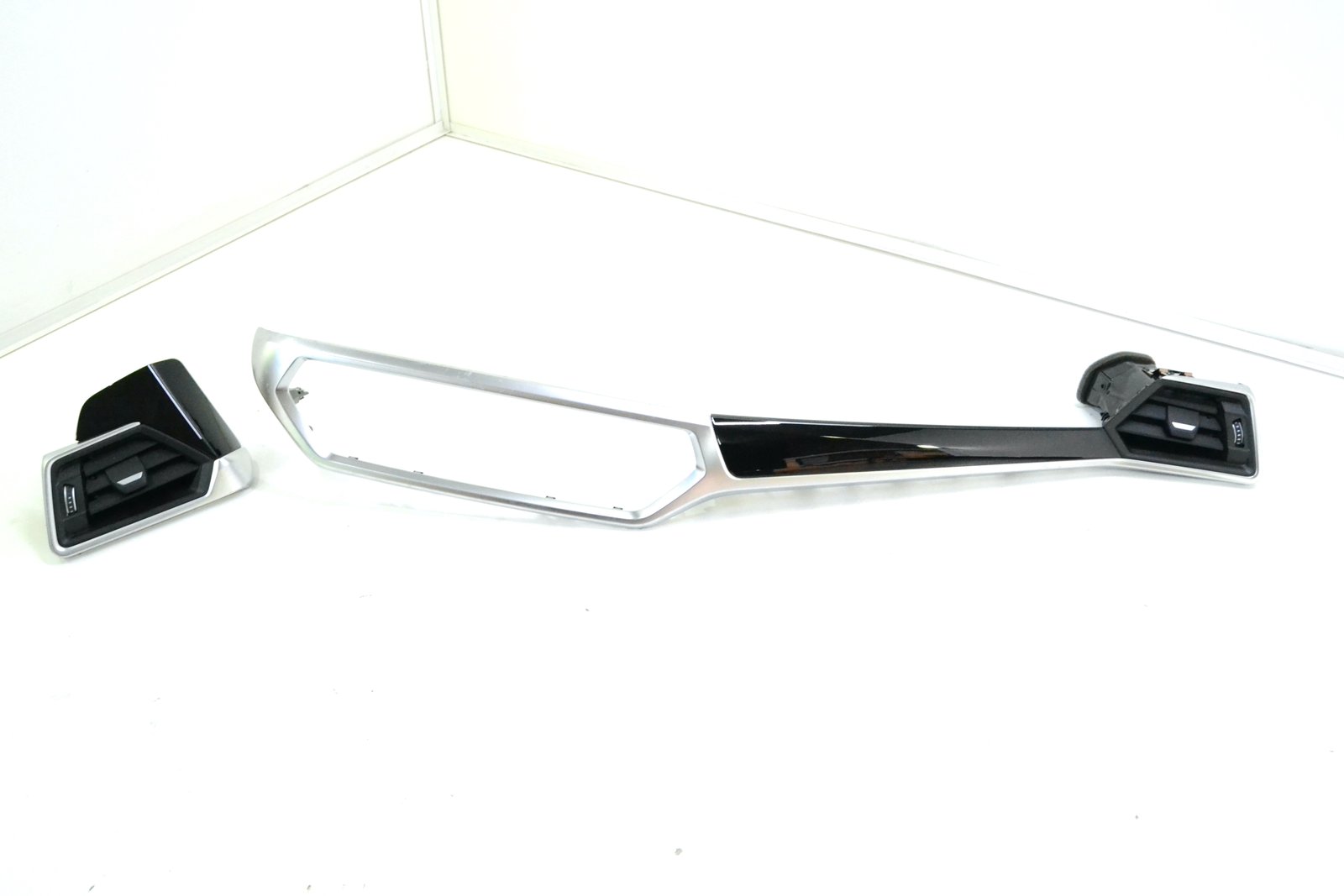 6811448 6807297 Декор bmw G20 G21 (piano black)