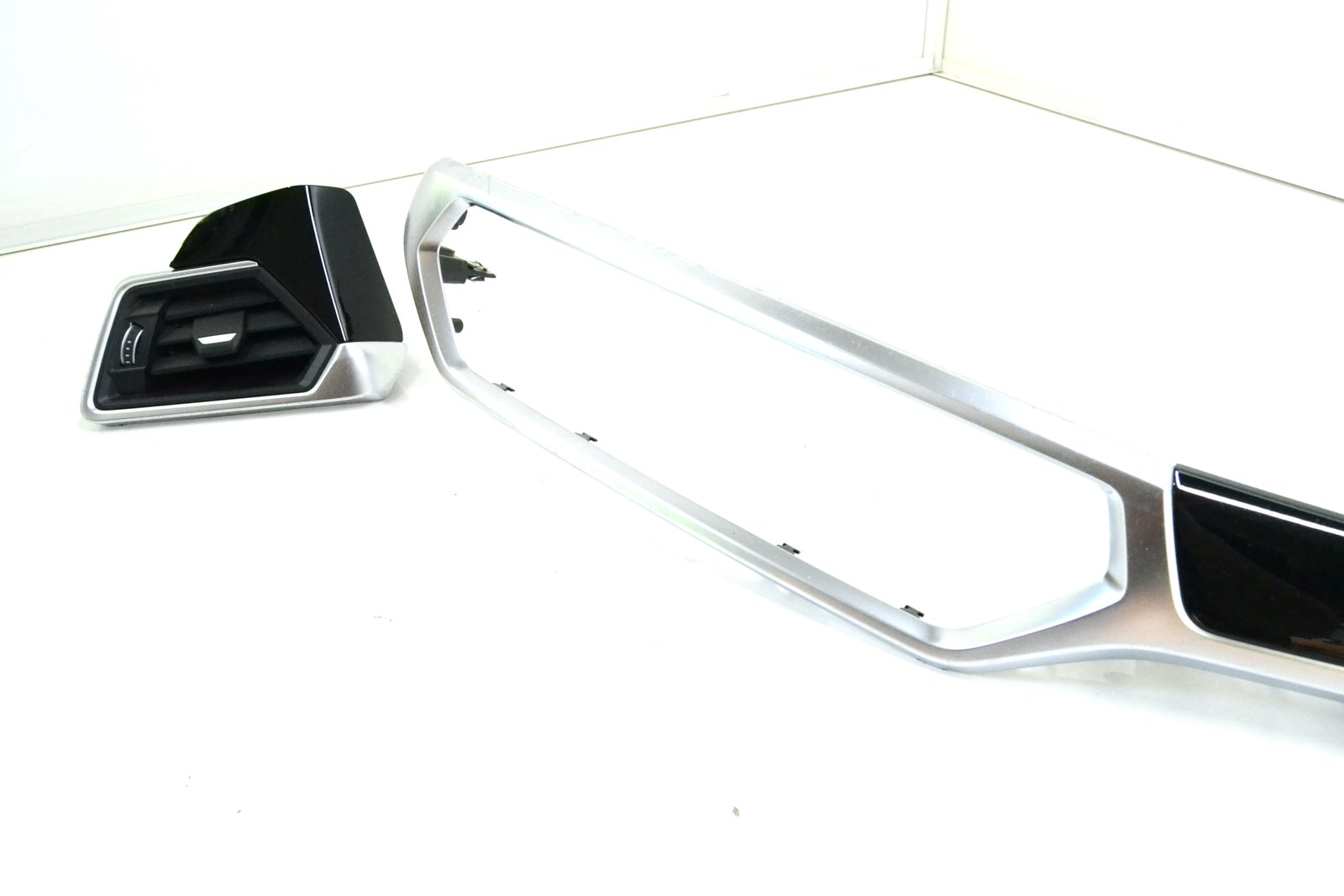 6811448 6807297 Декор bmw G20 G21 (piano black)