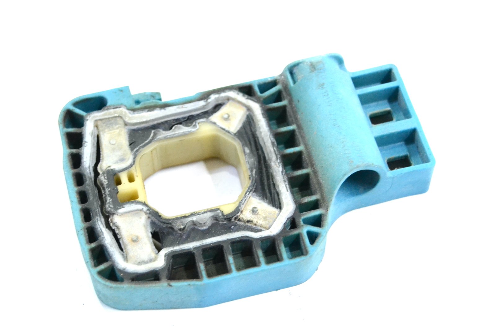 8632143 bmw G11 G30 G32