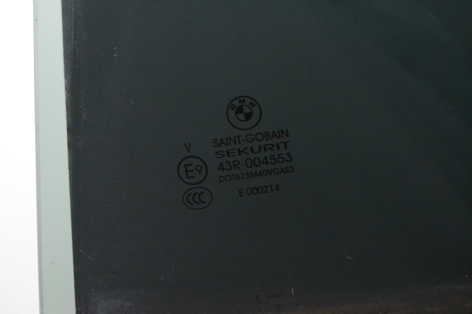 7391673 Скло bmw F25