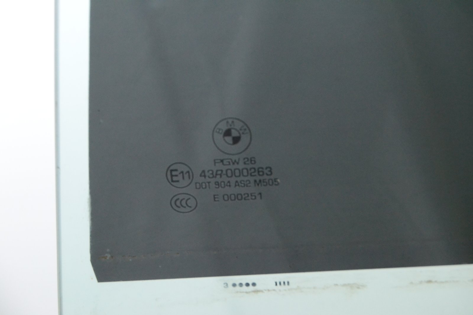 7283503 7470625 Скло bmw F15