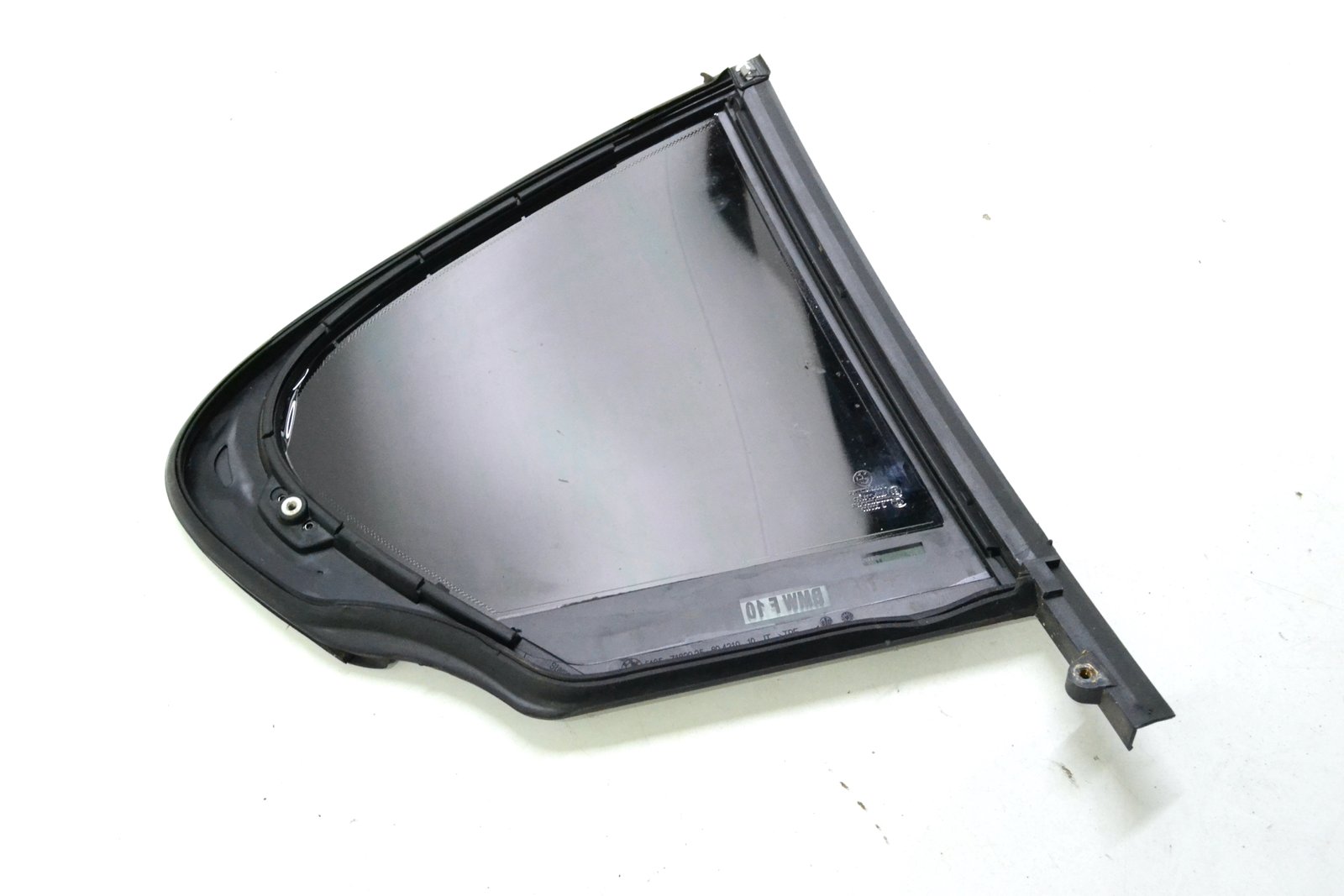 7182025 7311245 Форточка bmw F10 lci