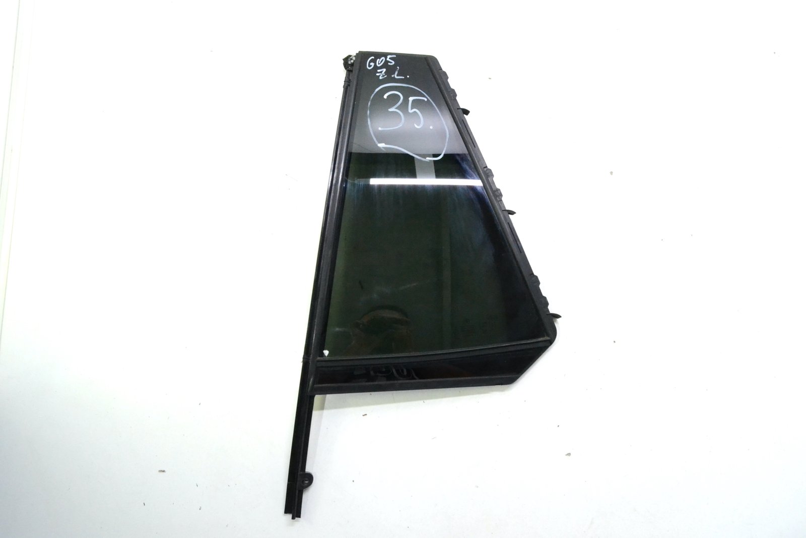 7444075 Форточка bmw G05 