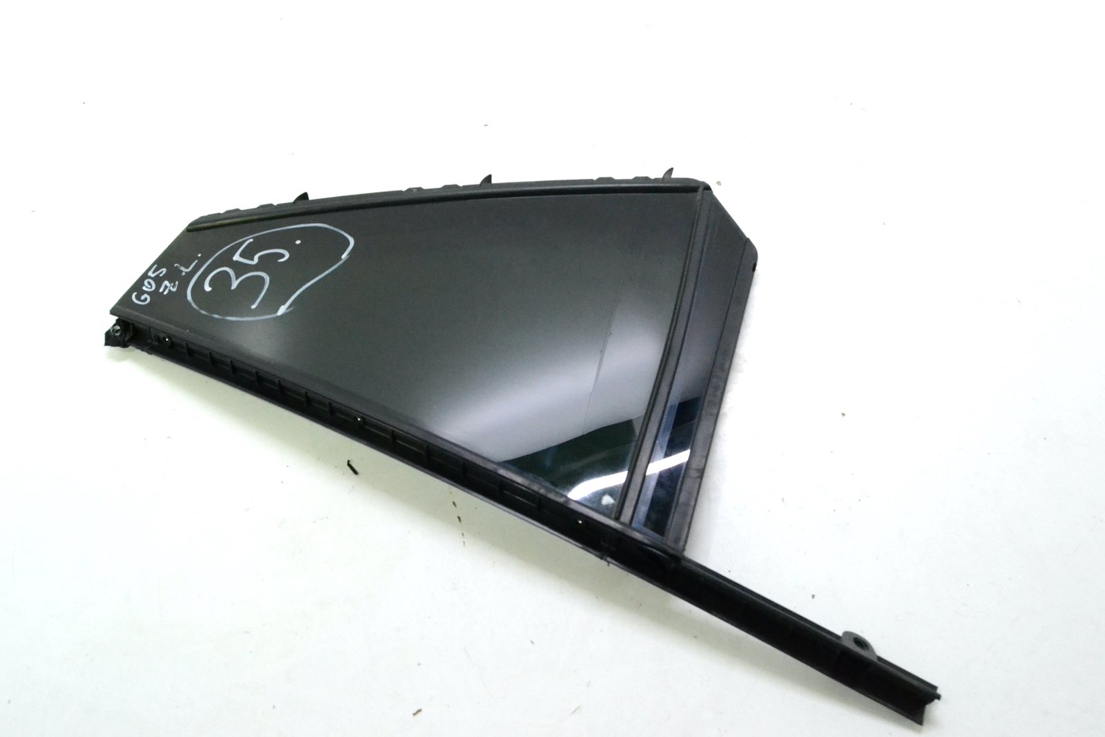 7444075 Форточка bmw G05 