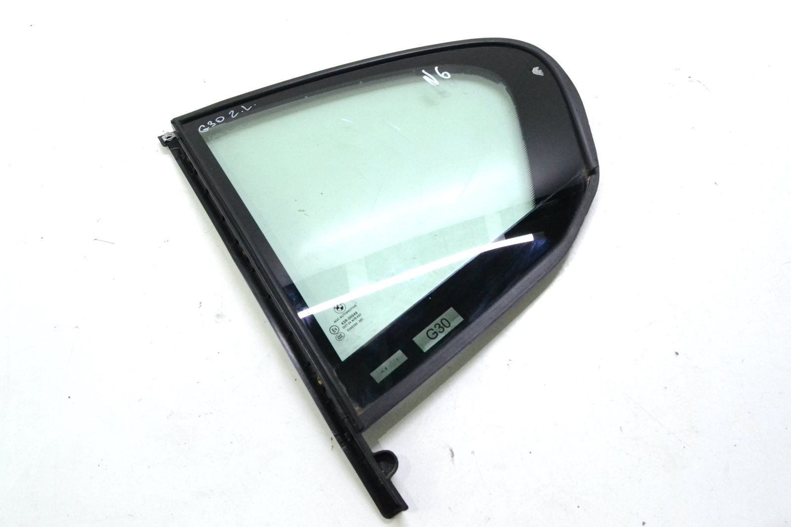 7381347 Форточка bmw G30 