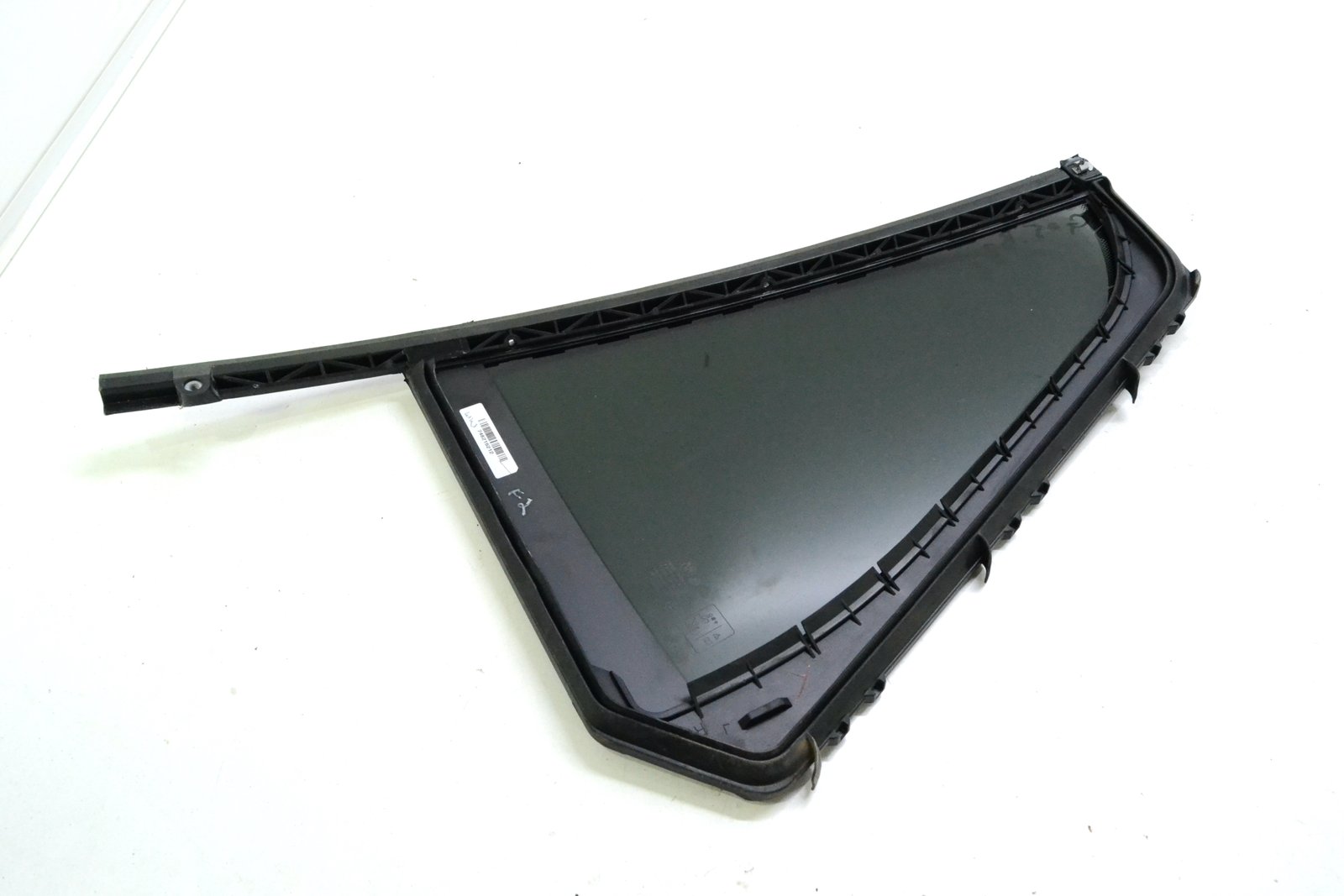 7482162 Форточка bmw G05 