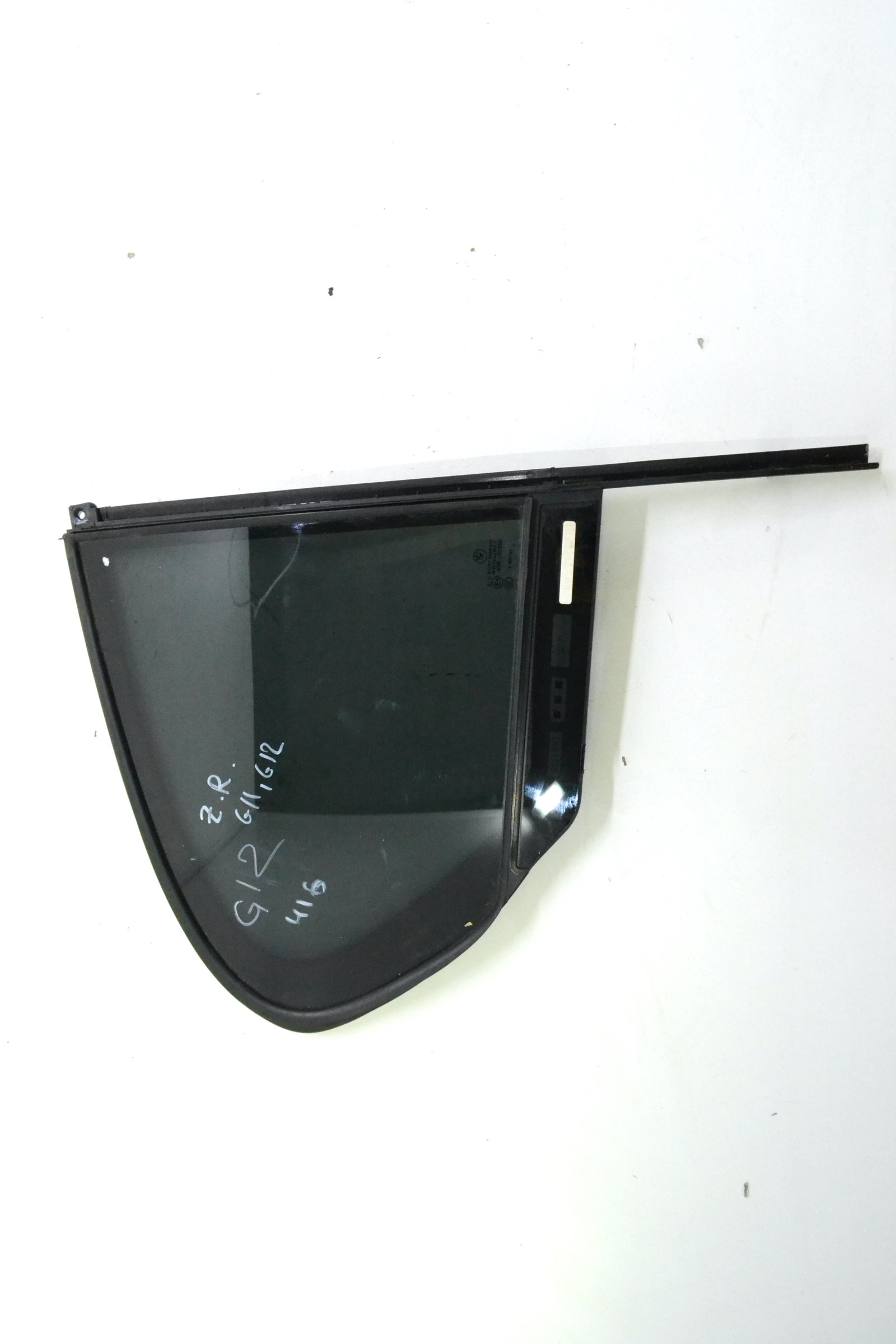 7373892 7336042 Форточка bmw G12 long