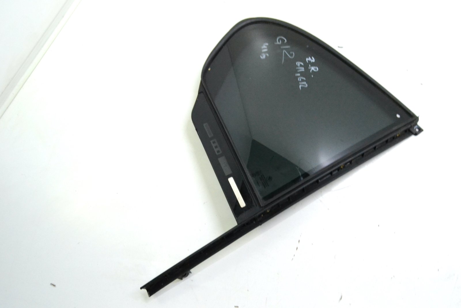 7373892 7336042 Форточка bmw G12 long