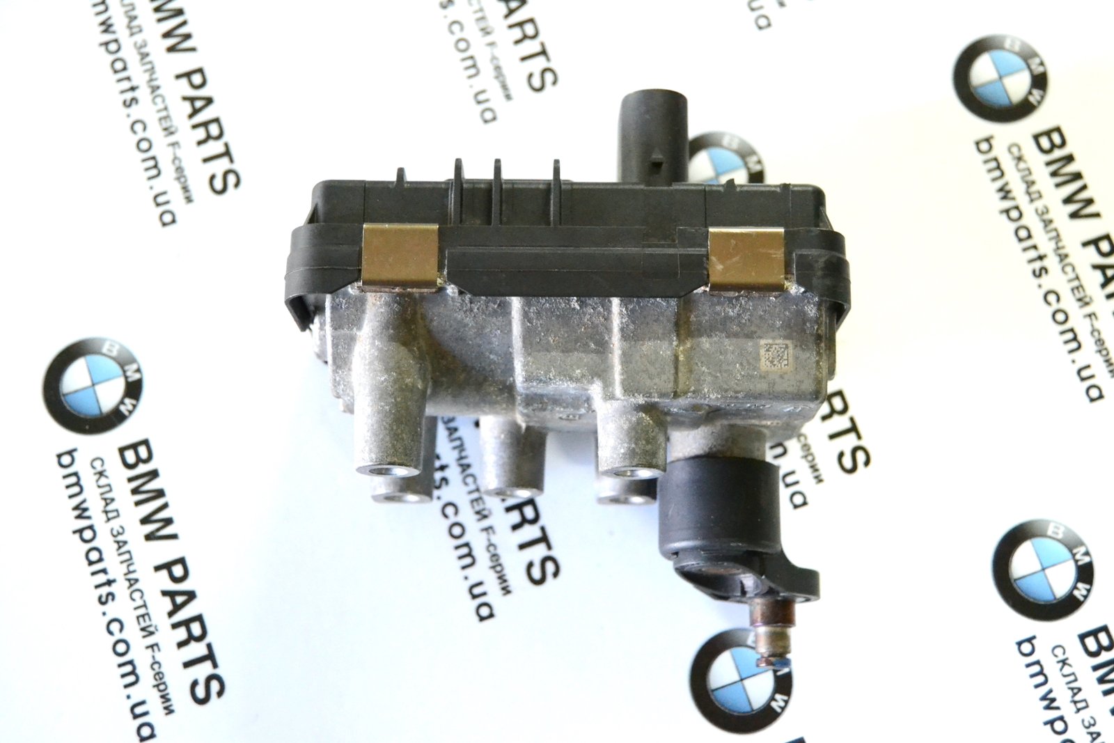 7978630 6NW010430 bmw G30 (b47 2.0d) Hella