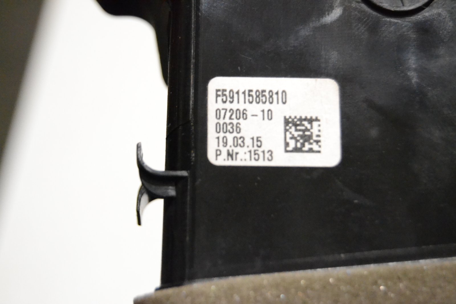 9115858 bmw F01 F02 F04 L